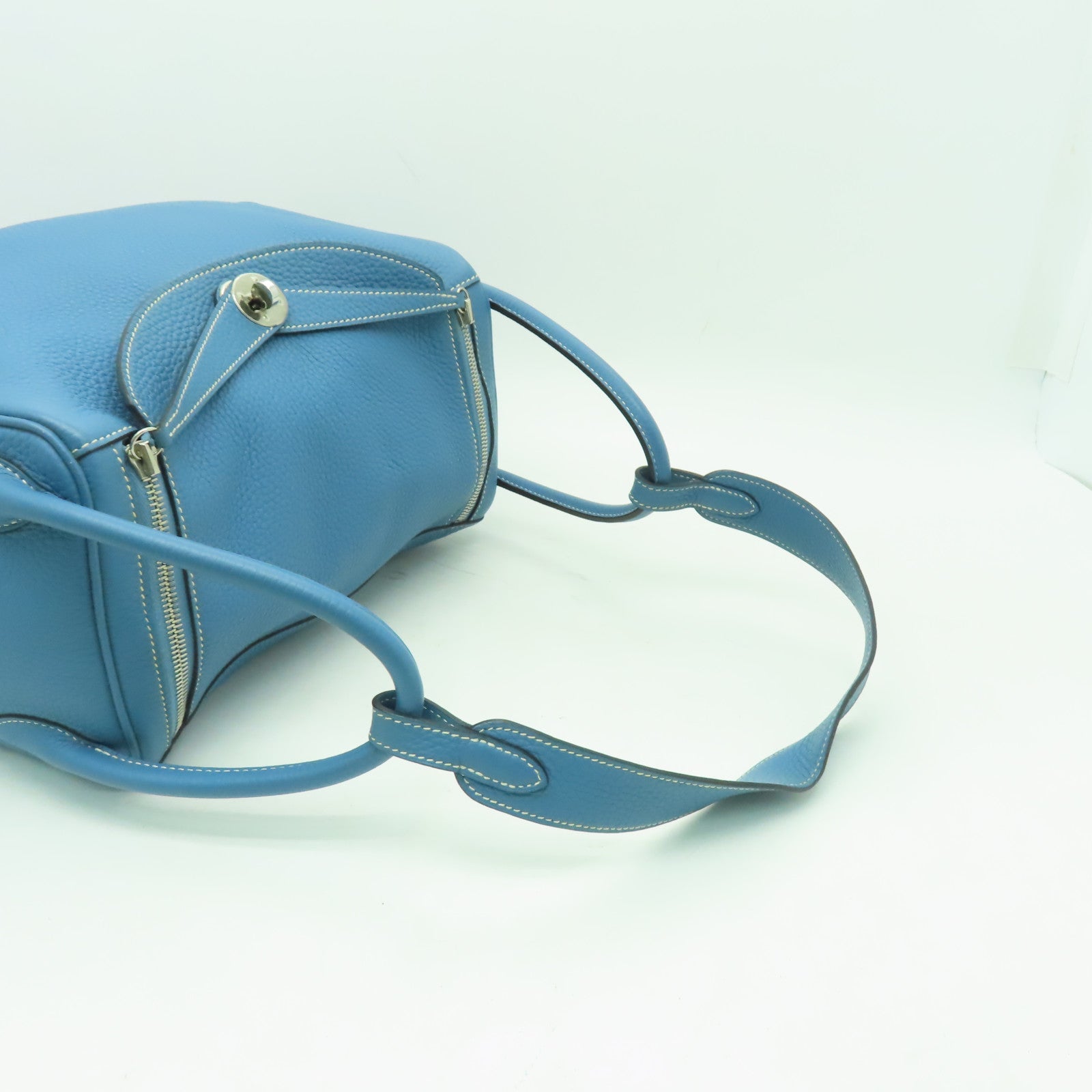 HERMES 【激減優惠】Clemence皮革Lindy 30銀扣手挽肩背兩用袋Blue Jean淺藍色