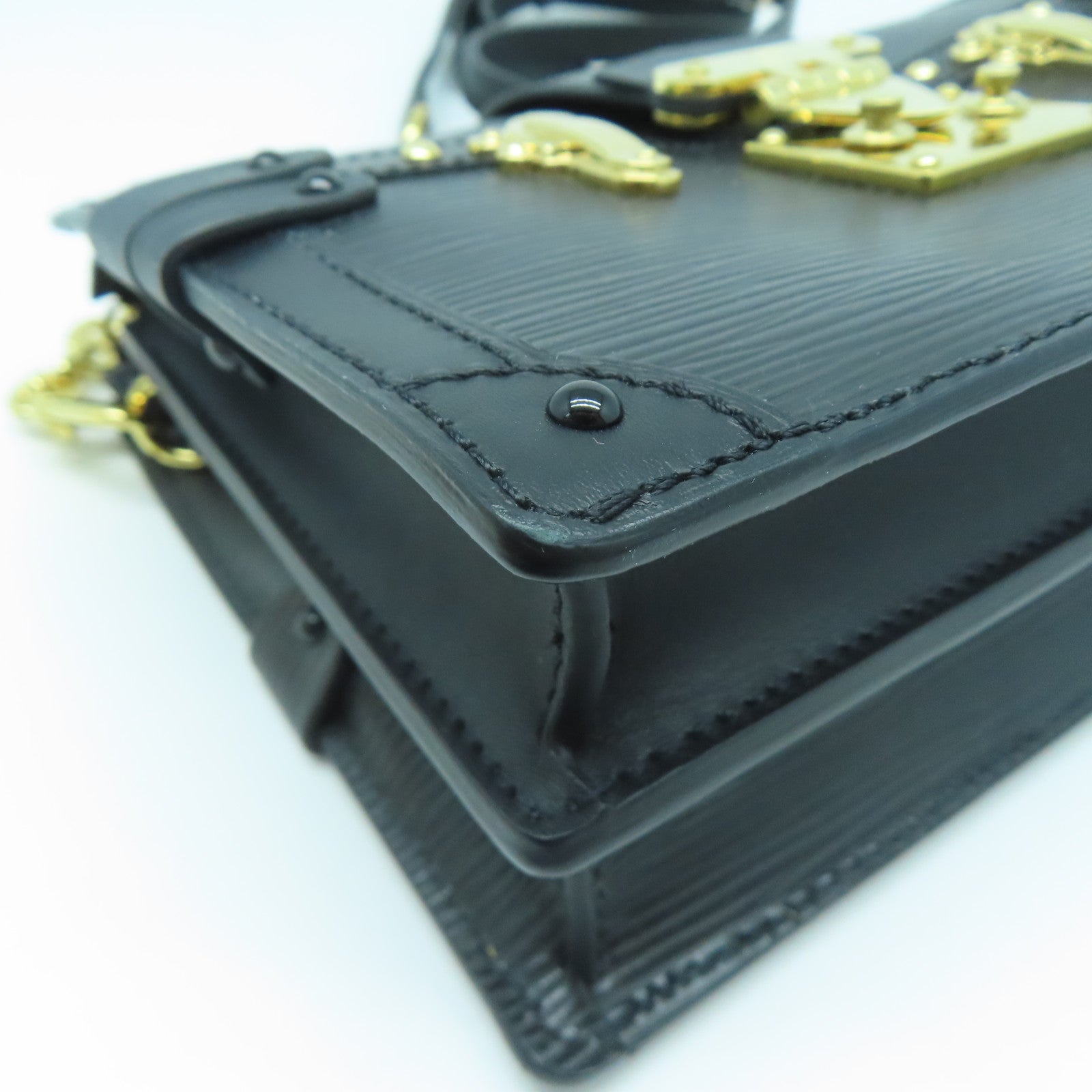 LOUIS VUITTON Epi Trunk金扣肩背袋黑色