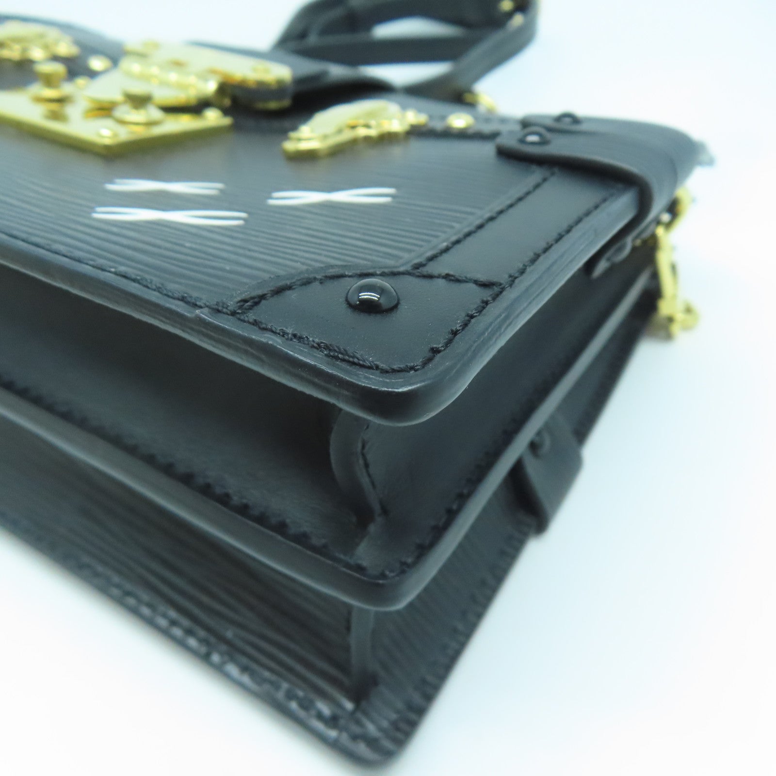 LOUIS VUITTON Epi Trunk金扣肩背袋黑色