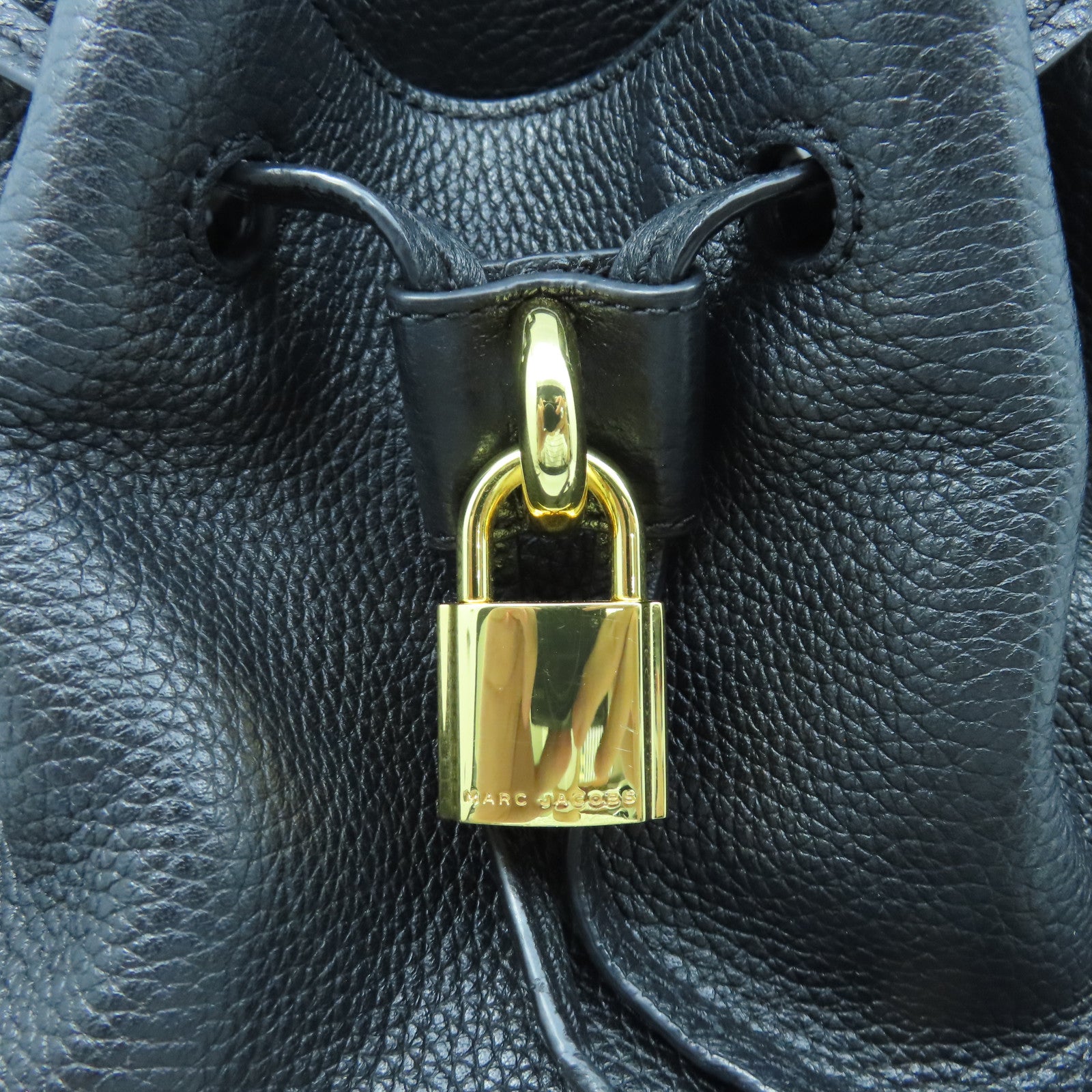 MARC JACOBS Leather Shoulder Bag Gold Buckle Shoulder Bag Black