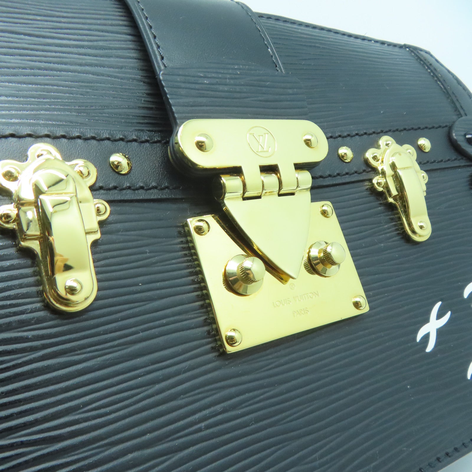 LOUIS VUITTON Epi Trunk金扣肩背袋黑色