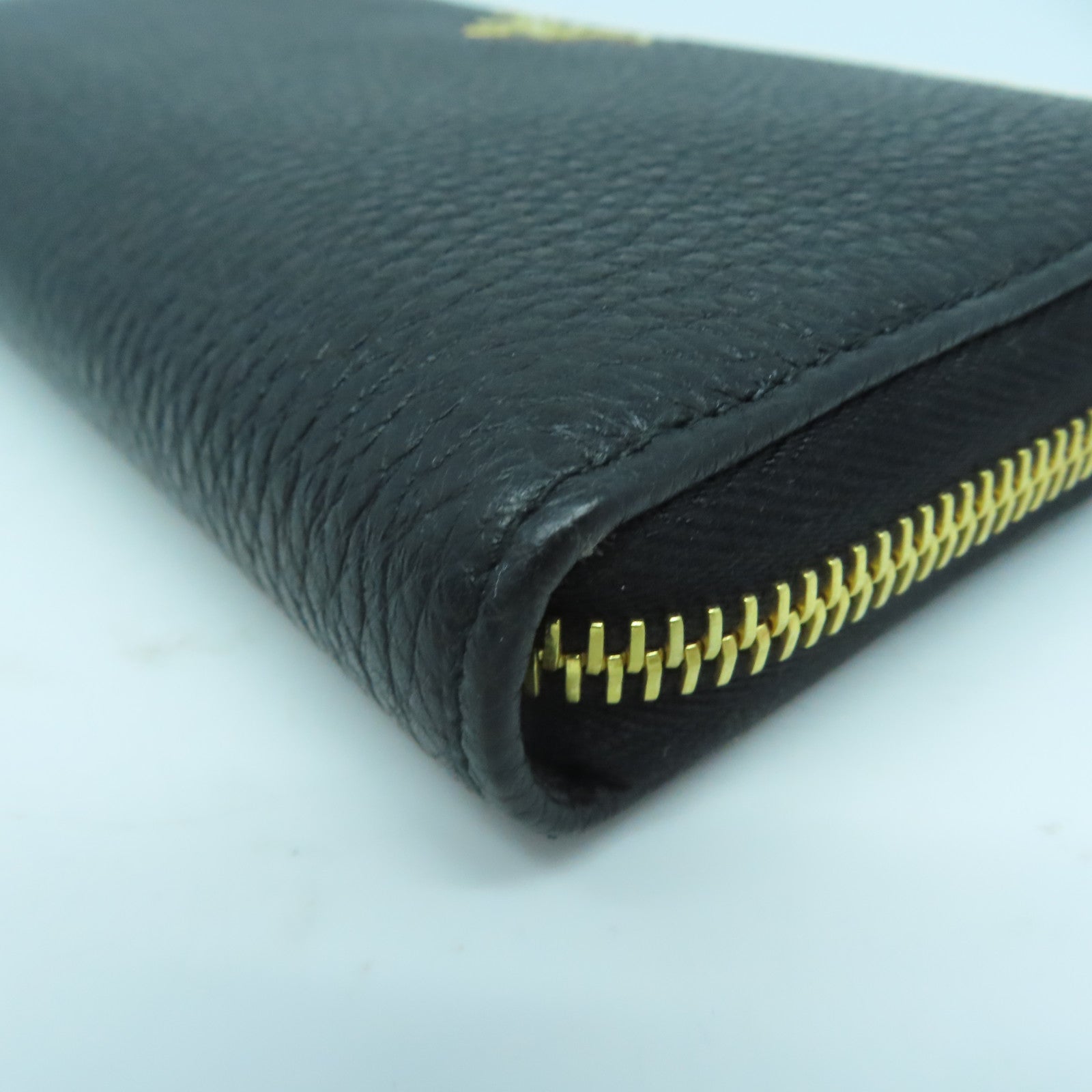 PRADA 牛皮皮革Long wallet金扣長錢包黑色