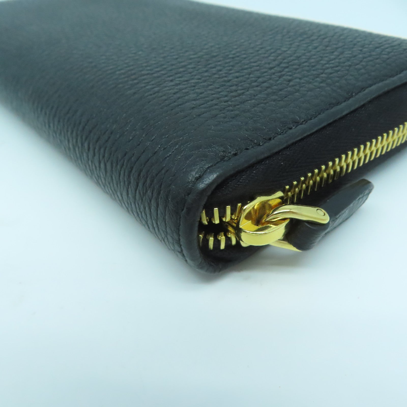 PRADA 牛皮皮革Long wallet金扣長錢包黑色