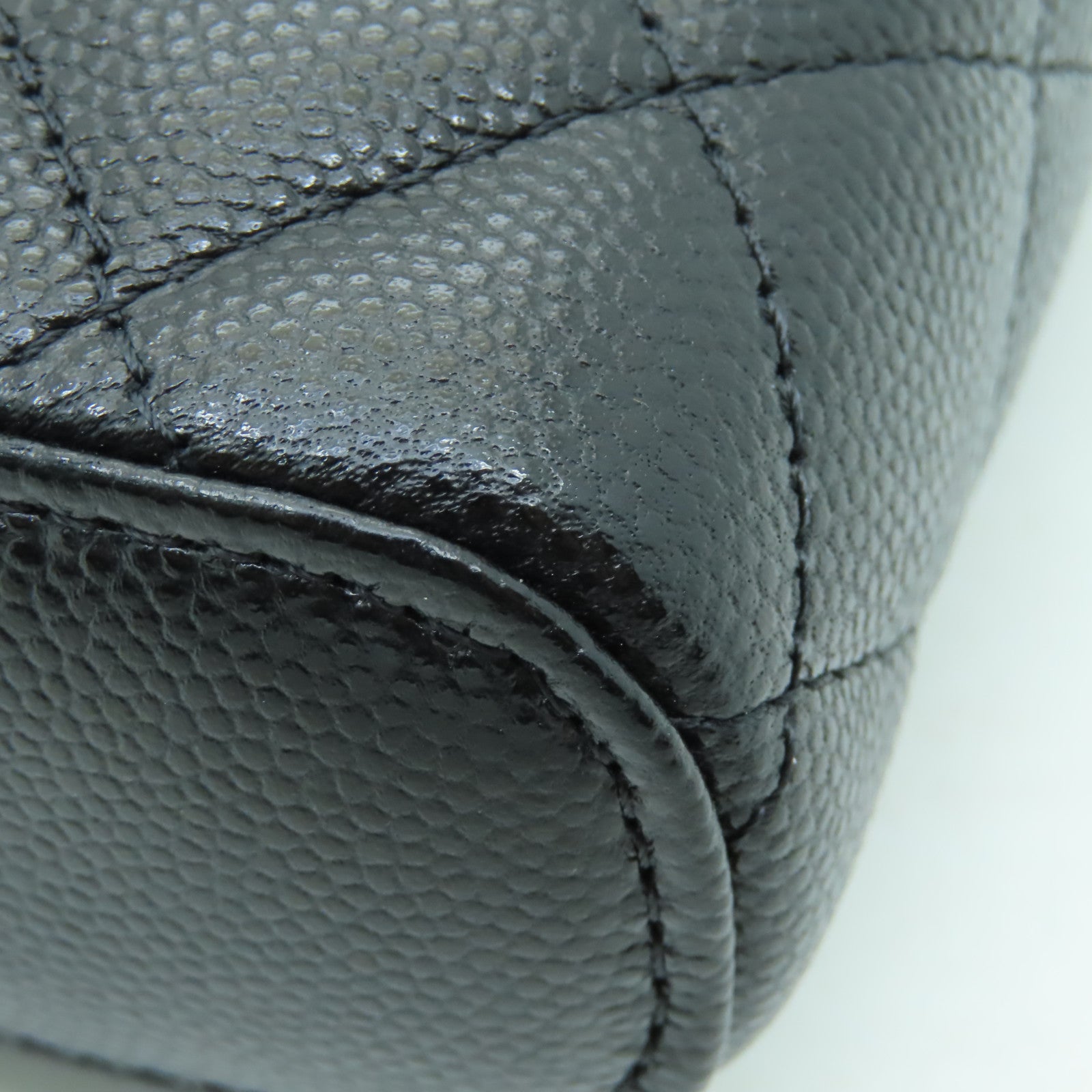 CHANEL 菱格Caviar皮革Chain Shoulder Bag金扣鏈帶肩背袋黒色