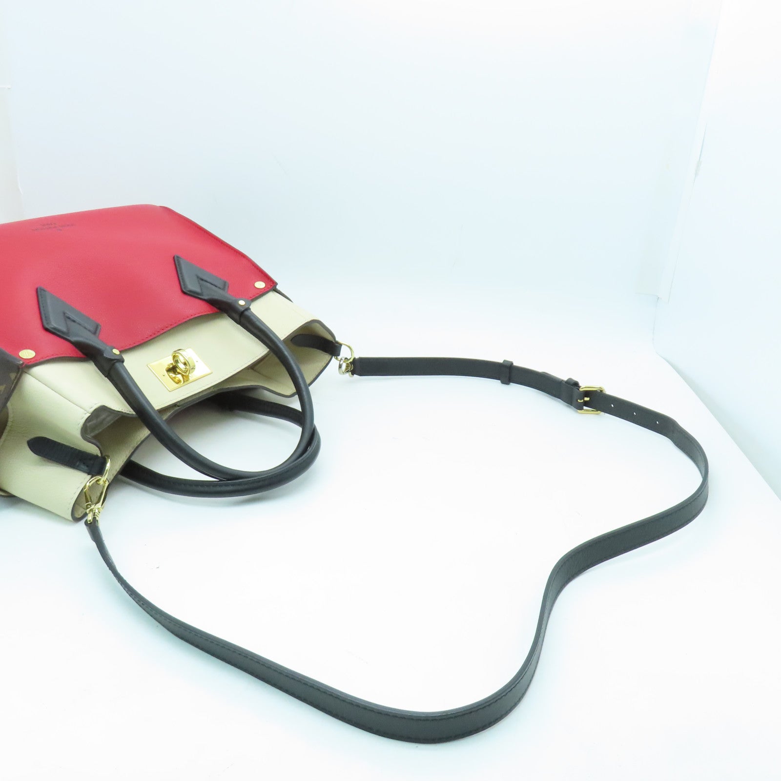 LOUIS VUITTON Monogram On My Side MM金扣肩背袋紅色/米色