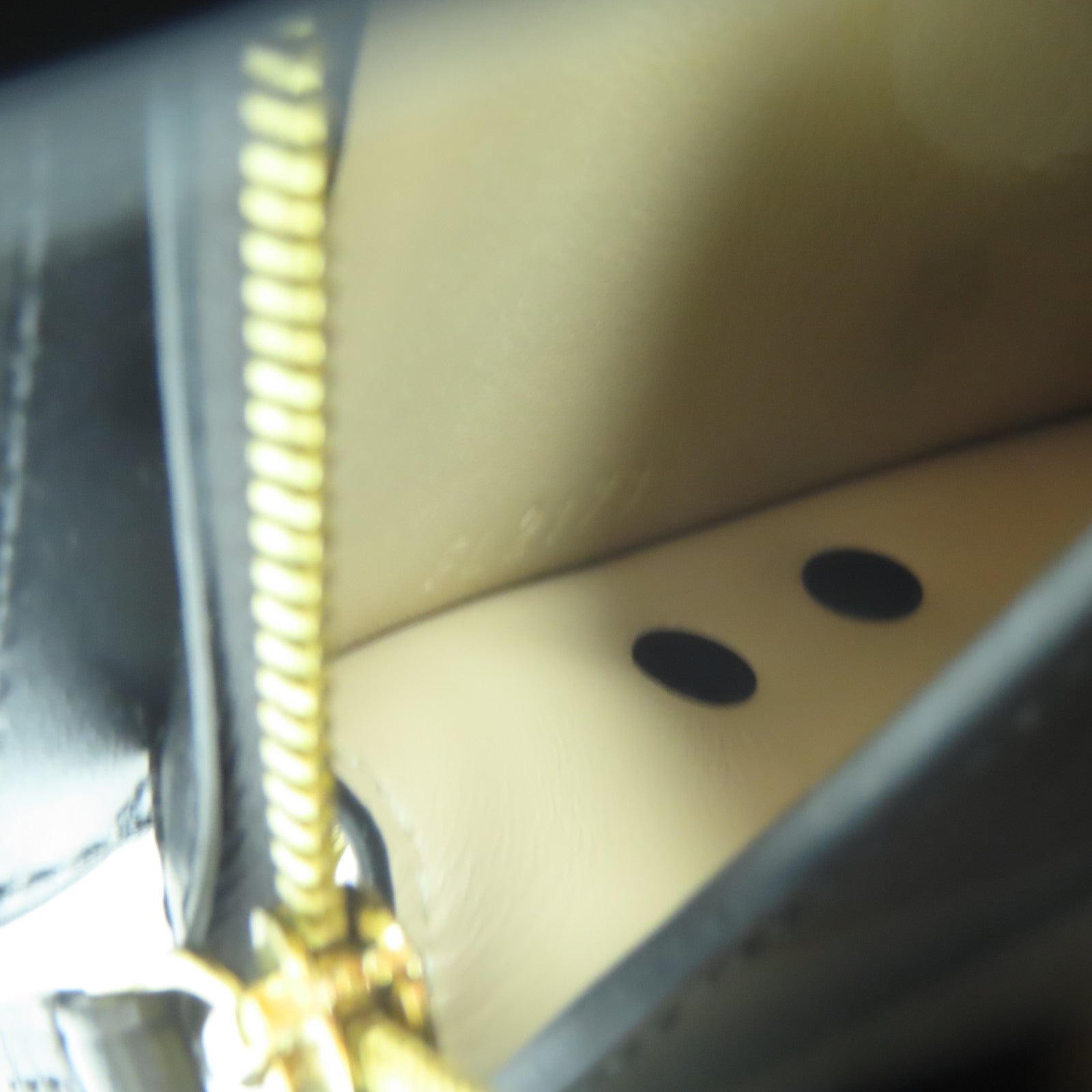 LOUIS VUITTON Epi Trunk金扣肩背袋黑色