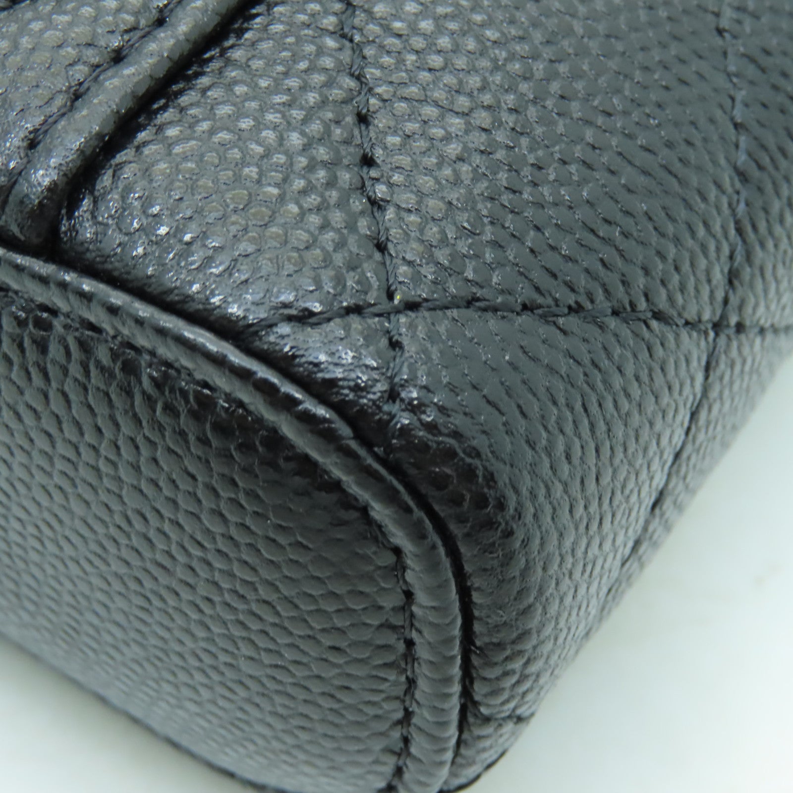 CHANEL 菱格Caviar皮革Chain Shoulder Bag金扣鏈帶肩背袋黒色
