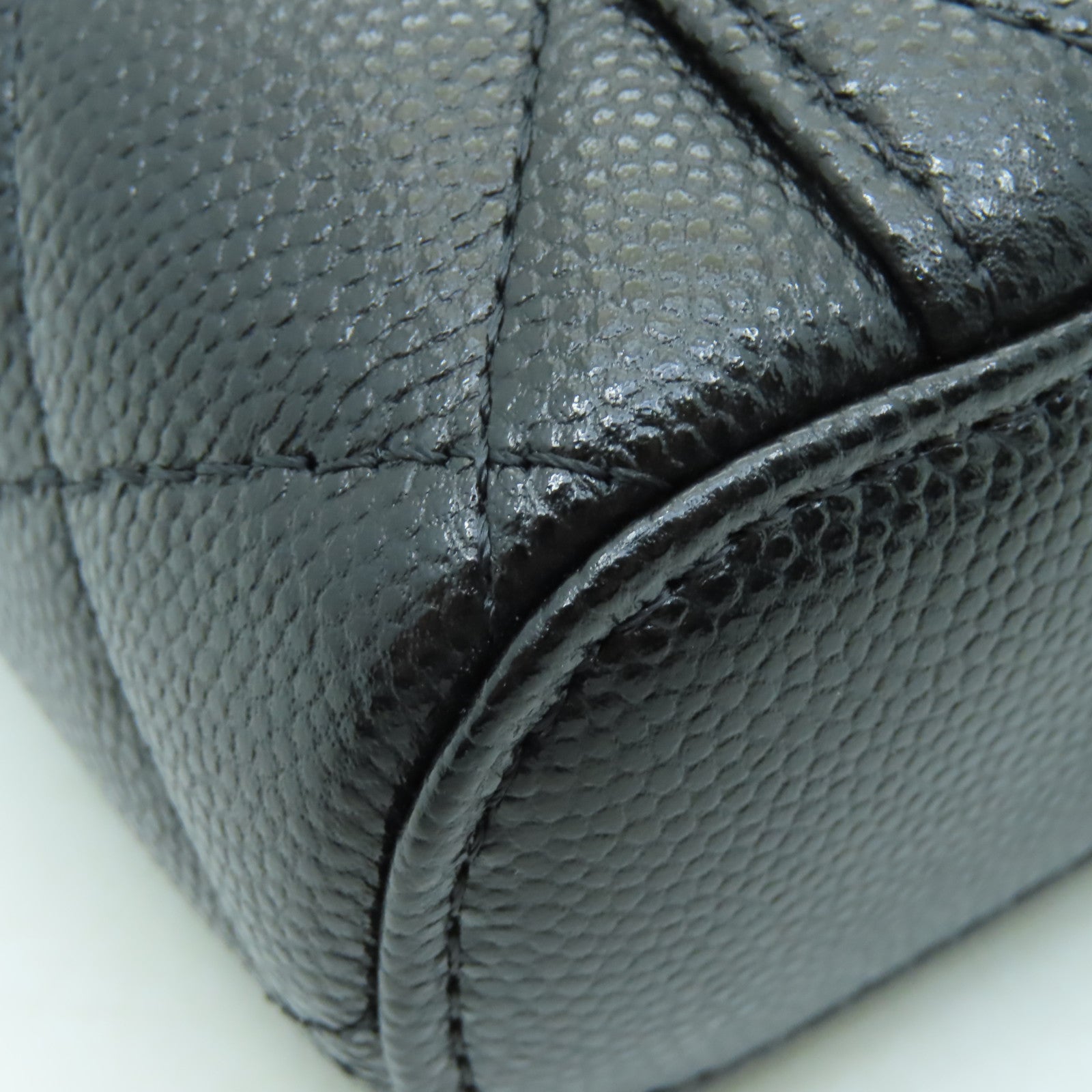 CHANEL 菱格Caviar皮革Chain Shoulder Bag金扣鏈帶肩背袋黒色