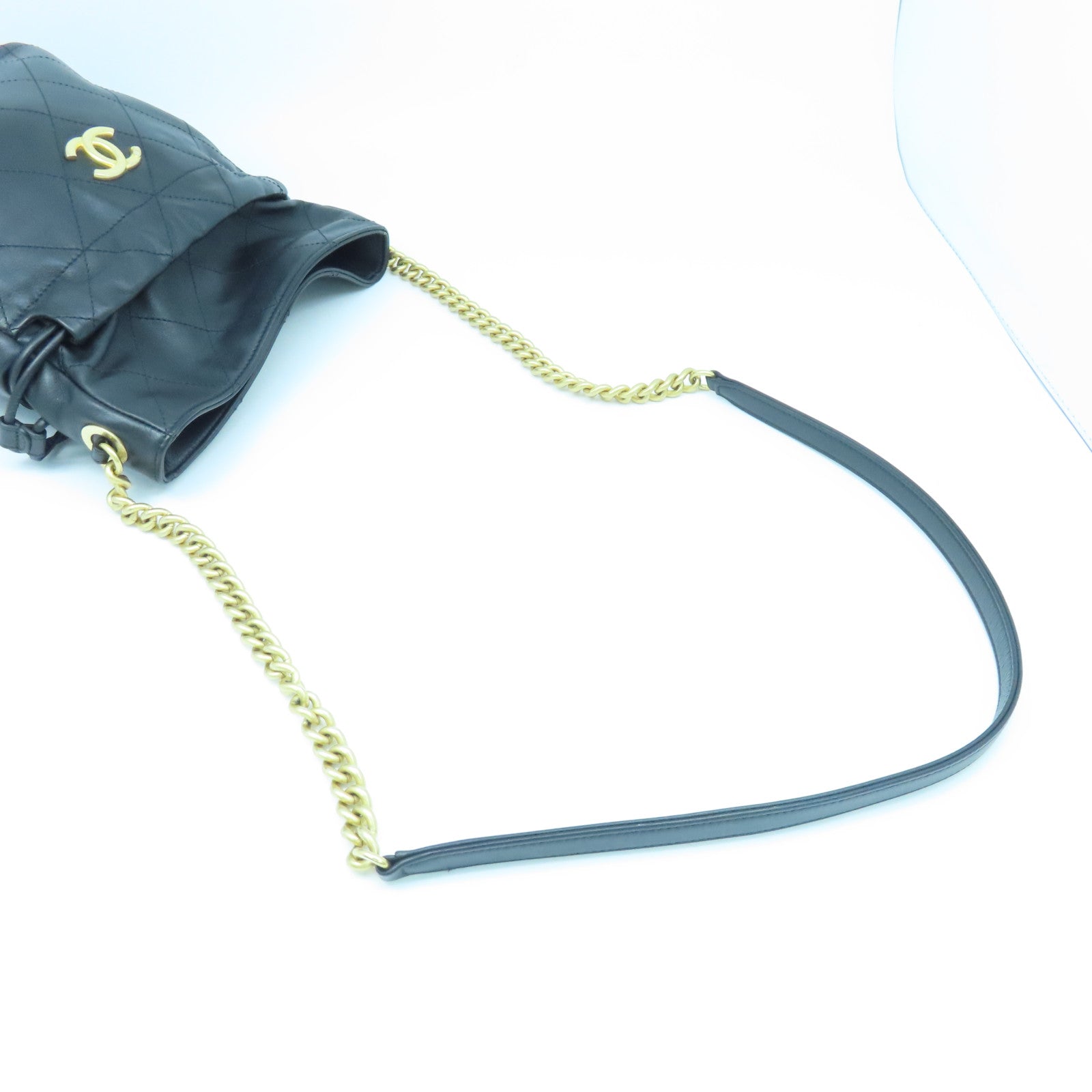 CHANEL rhombic cowhide leather Shoulder Bag gold buckle shoulder bag black