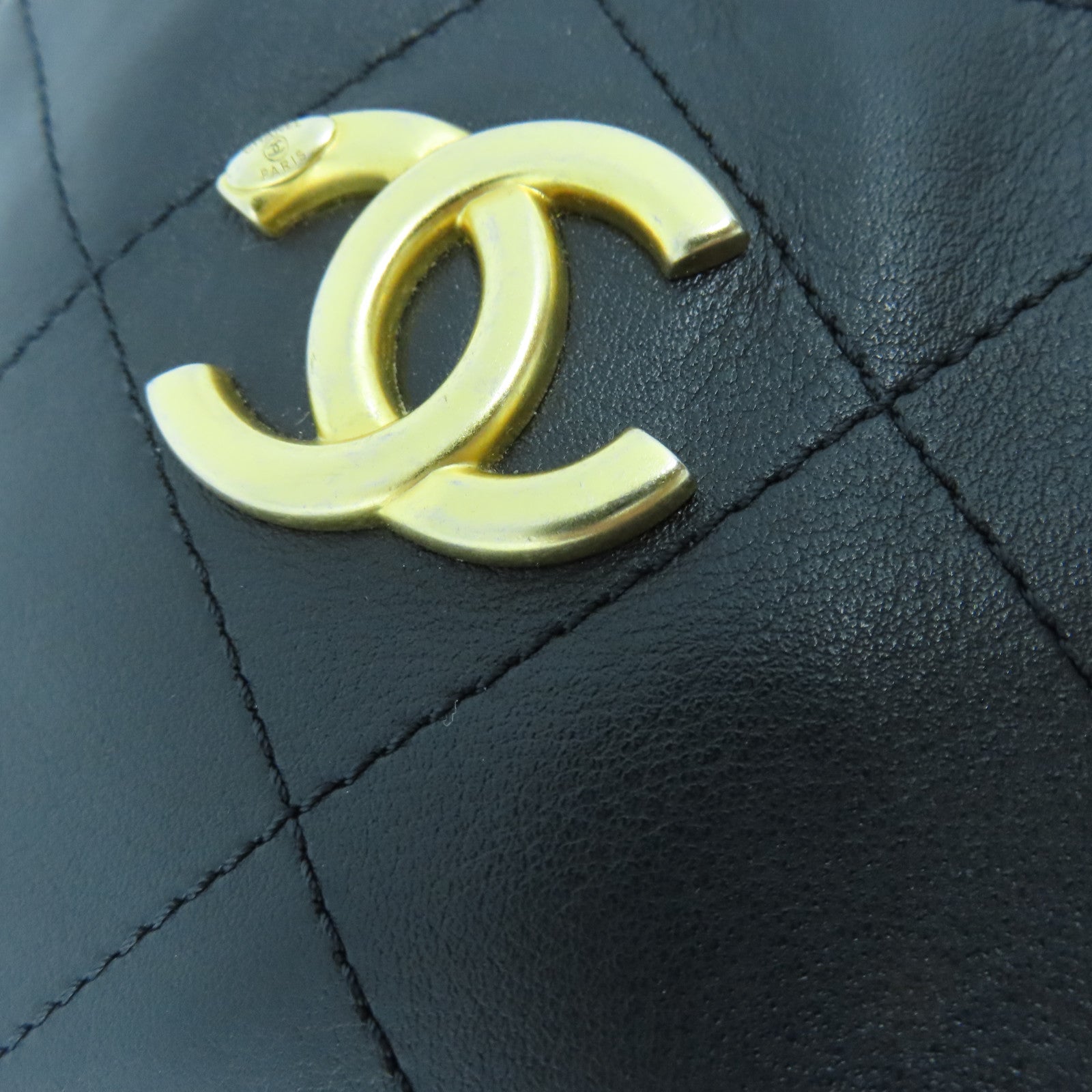 CHANEL rhombic cowhide leather Shoulder Bag gold buckle shoulder bag black