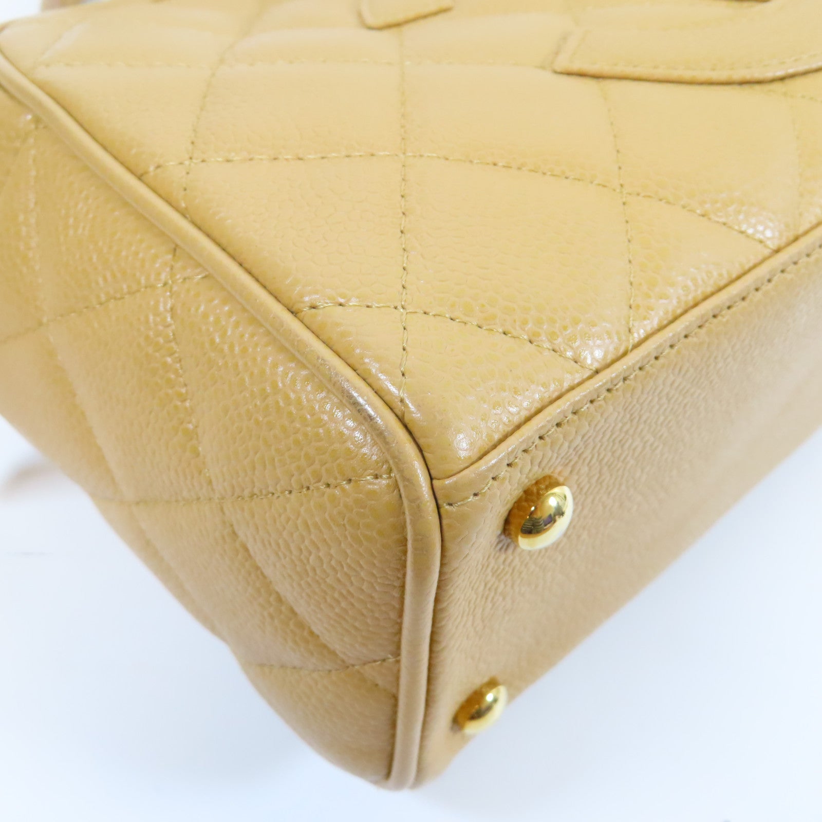 CHANEL 菱格Caviar皮革Vintage Bowling Bag金扣手挽袋米色
