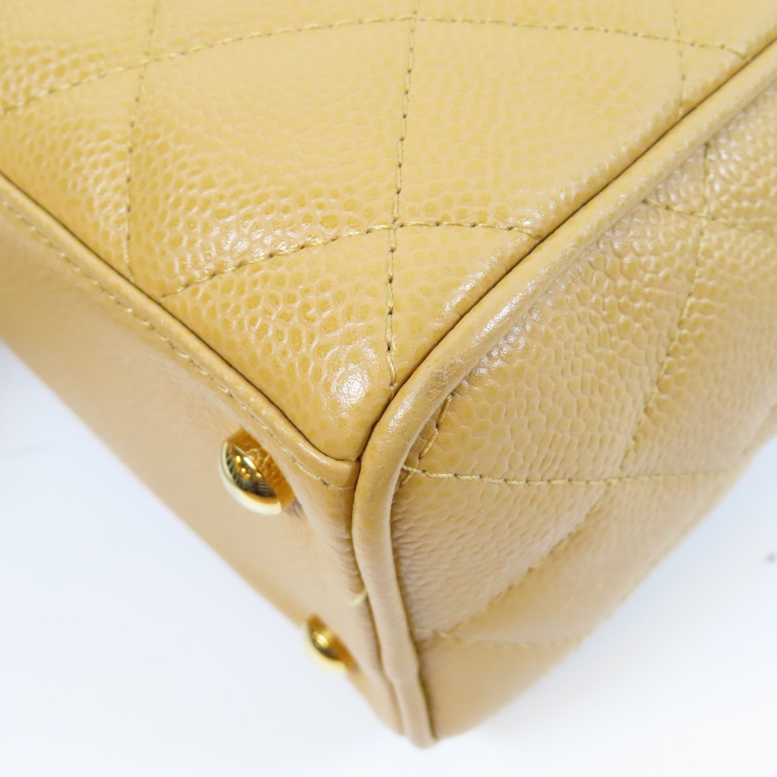 CHANEL 菱格Caviar皮革Vintage Bowling Bag金扣手挽袋米色