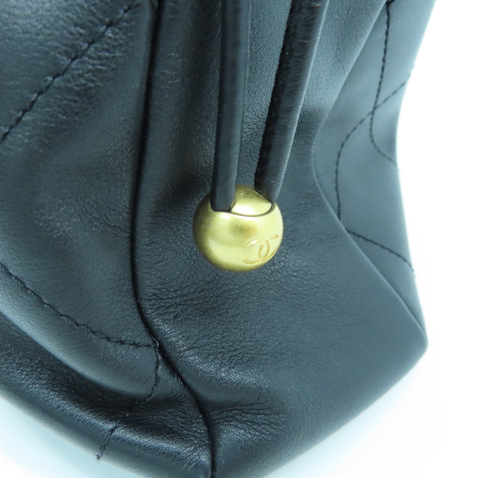 CHANEL rhombic cowhide leather Shoulder Bag gold buckle shoulder bag black