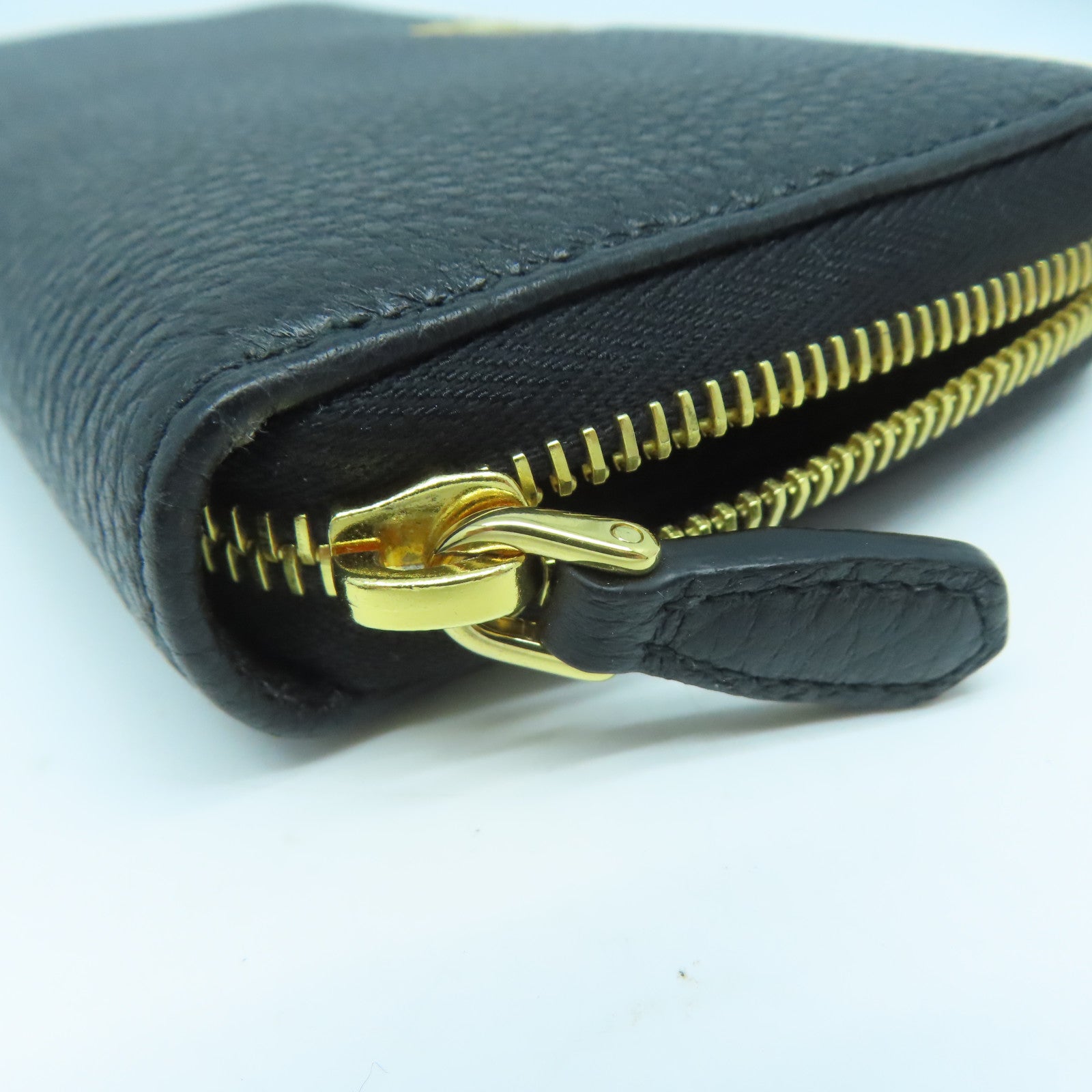 PRADA 牛皮皮革Long wallet金扣長錢包黑色