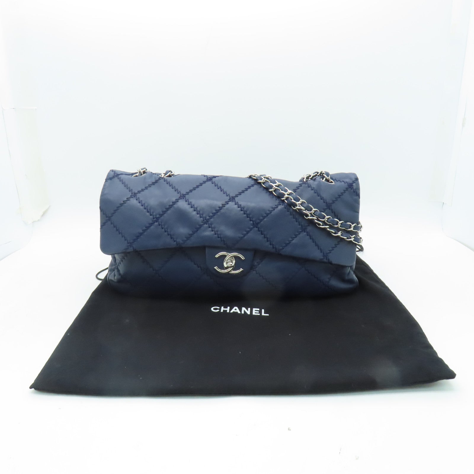 CHANEL 菱格皮革Chain Shoulder銀扣鏈帶肩背袋深藍色