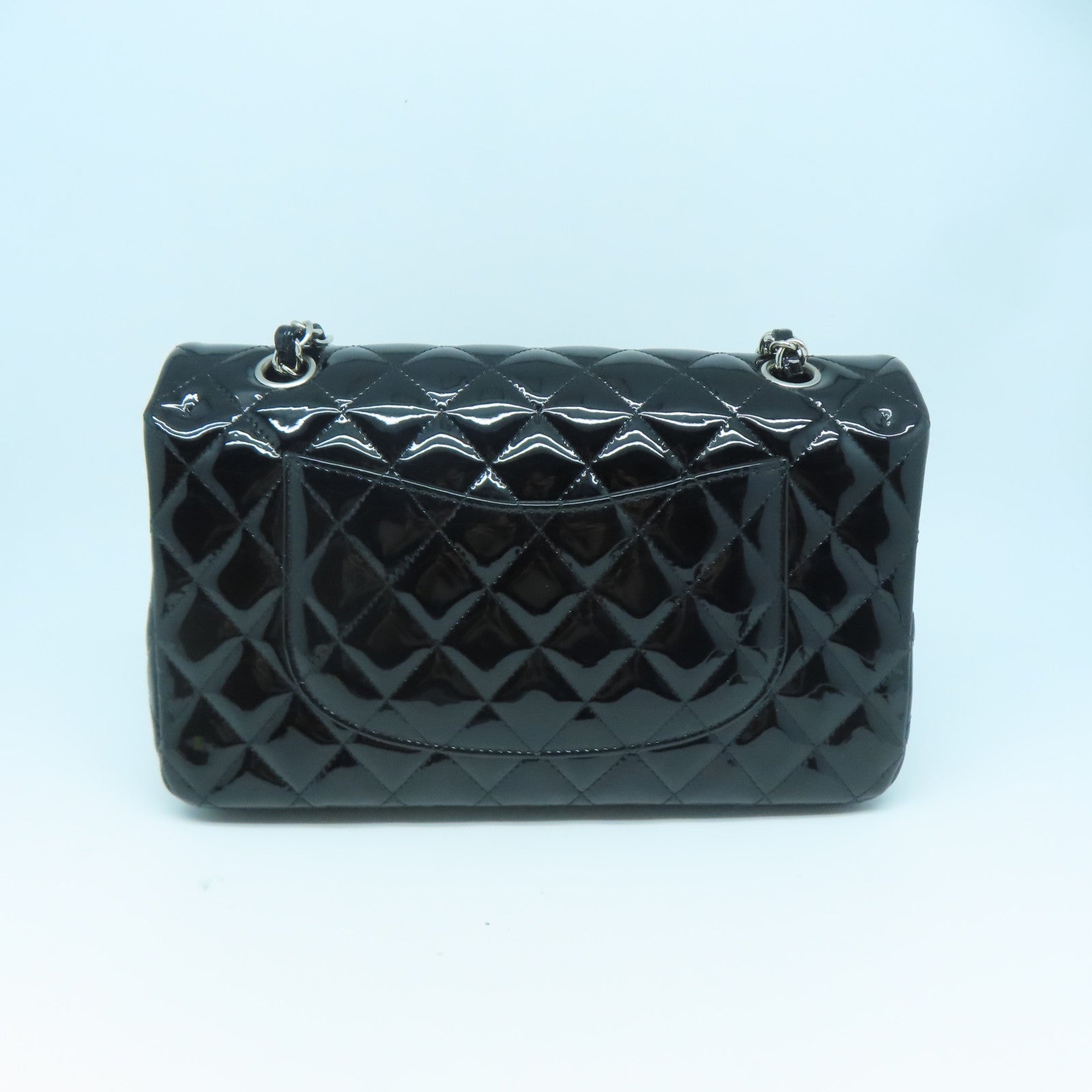 CHANEL 漆皮皮革Enamel Classic 25cm銀扣鏈帶肩背袋黑色