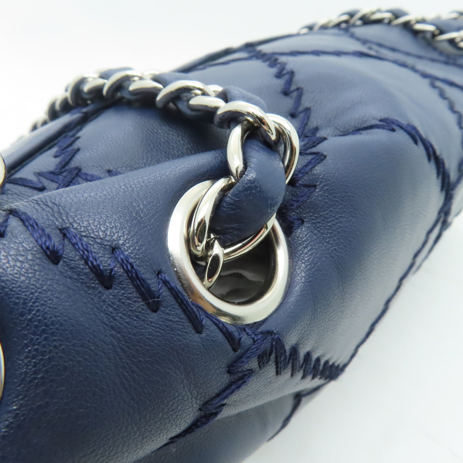 CHANEL 菱格皮革Chain Shoulder銀扣鏈帶肩背袋深藍色