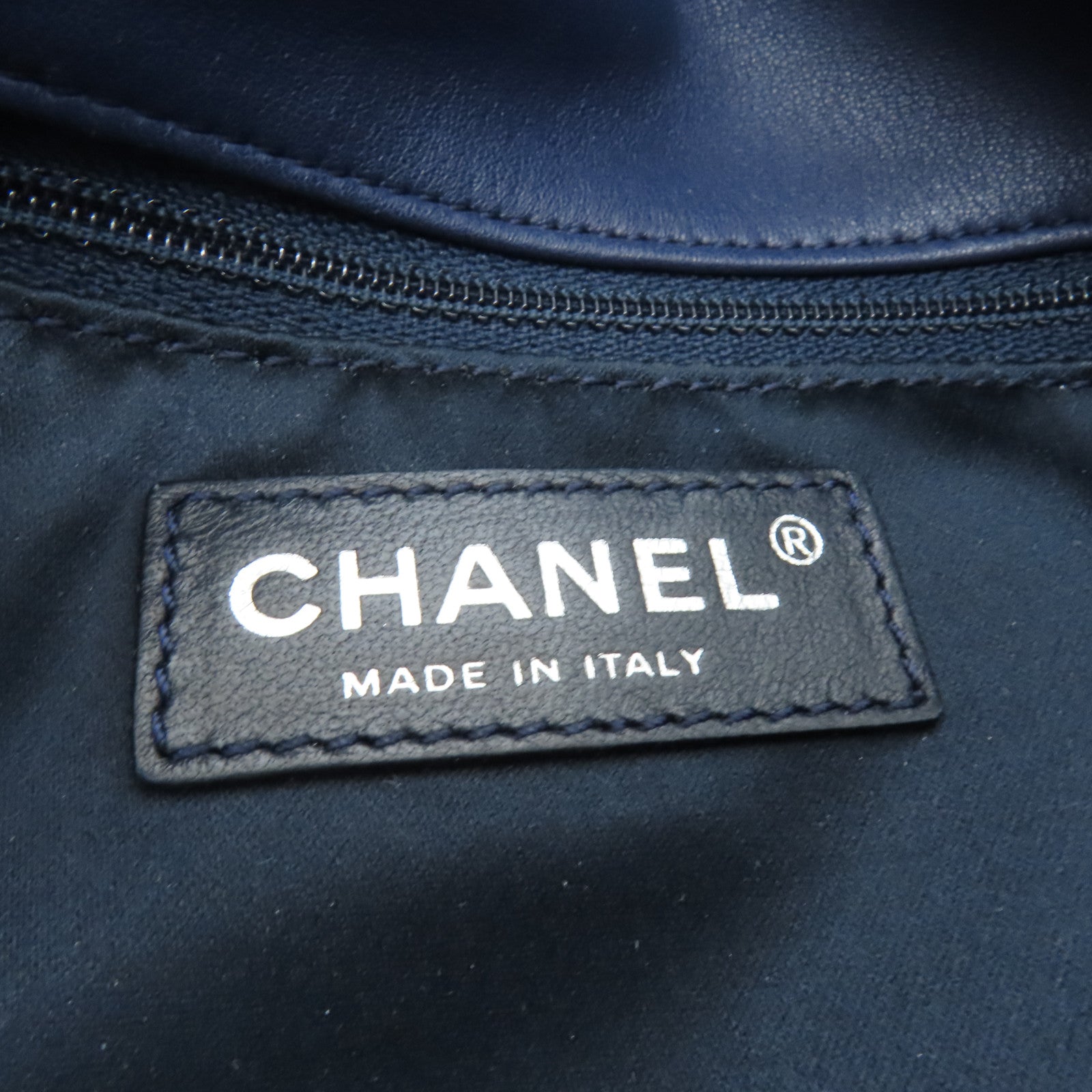 CHANEL 菱格皮革Chain Shoulder銀扣鏈帶肩背袋深藍色