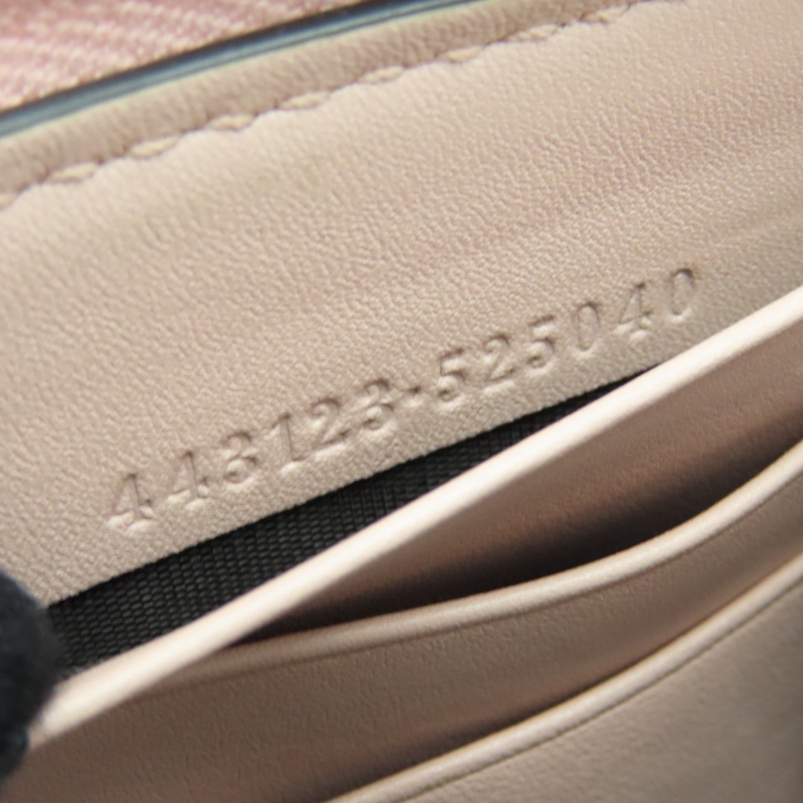 GUCCI 斜纹牛皮皮革Marmont Wallet金扣长钱包粉红色
