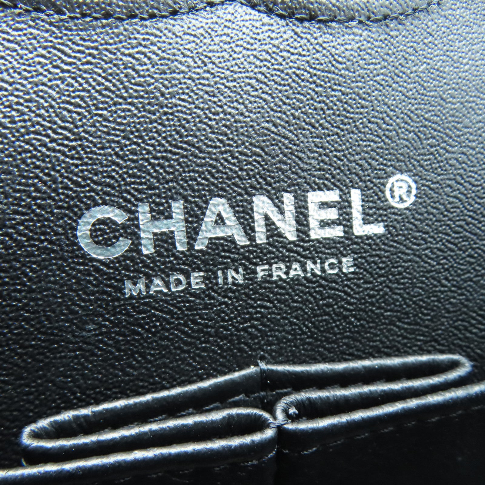 CHANEL 漆皮皮革Enamel Classic 25cm銀扣鏈帶肩背袋黑色