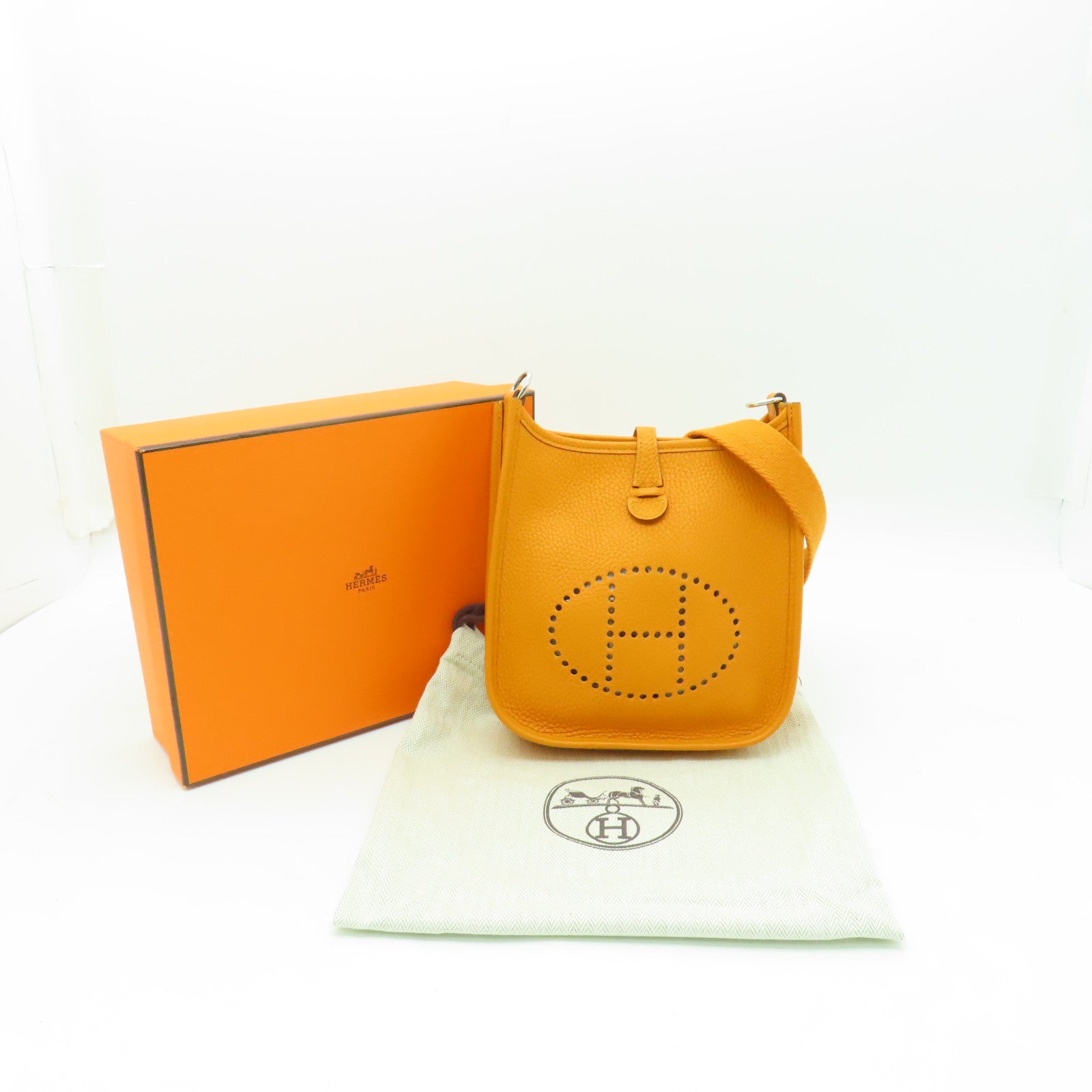 HERMES Maurice皮革Evelyne TPM銀扣肩背袋Apricot橙色