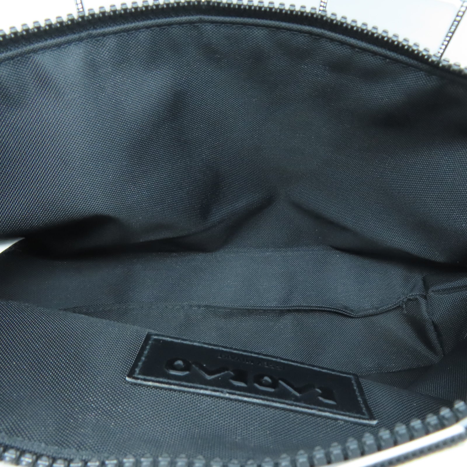 ISSEY MIYAKE 【激減優惠】PVC Pouch銀扣手拿包白色