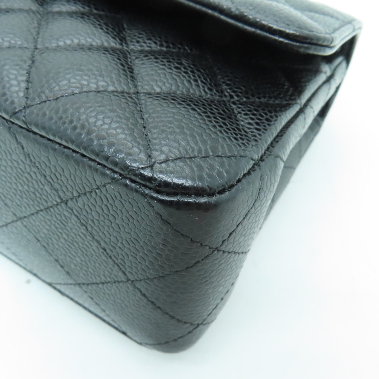 CHANEL 菱格Caviar皮革Classic金扣鏈帶肩背袋黑色