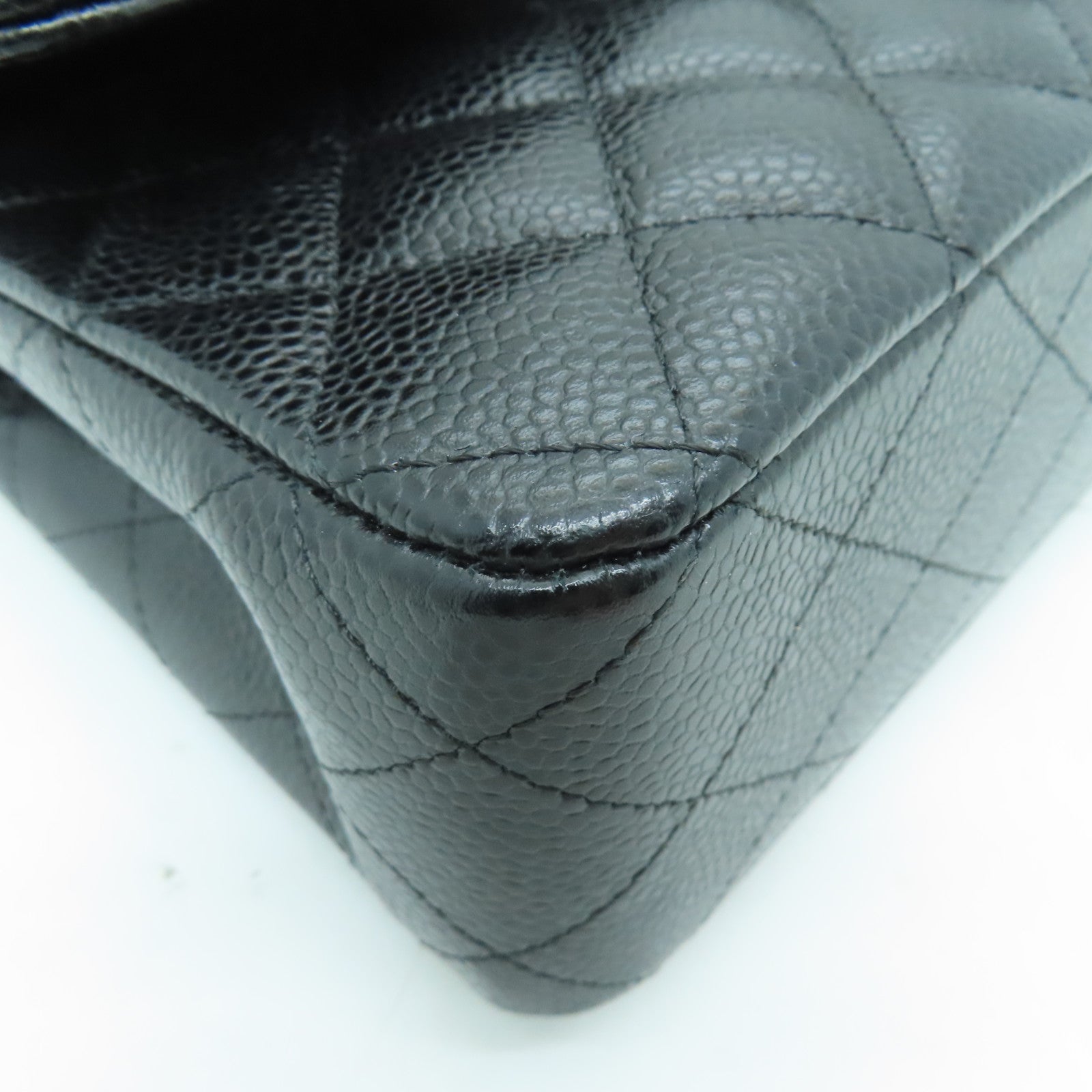 CHANEL 菱格Caviar皮革Classic金扣鏈帶肩背袋黑色