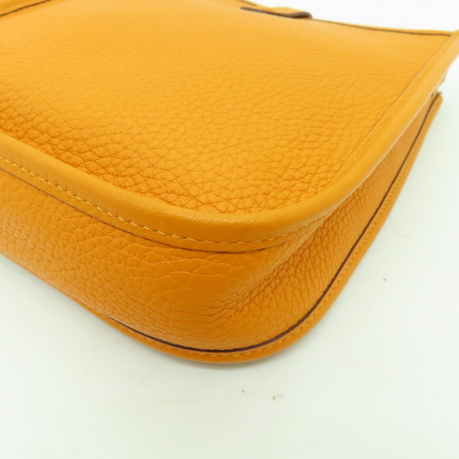 HERMES Maurice皮革Evelyne TPM銀扣肩背袋Apricot橙色