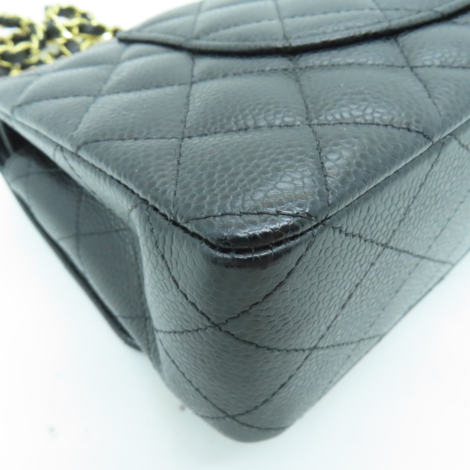 CHANEL 菱格Caviar皮革Classic金扣鏈帶肩背袋黑色