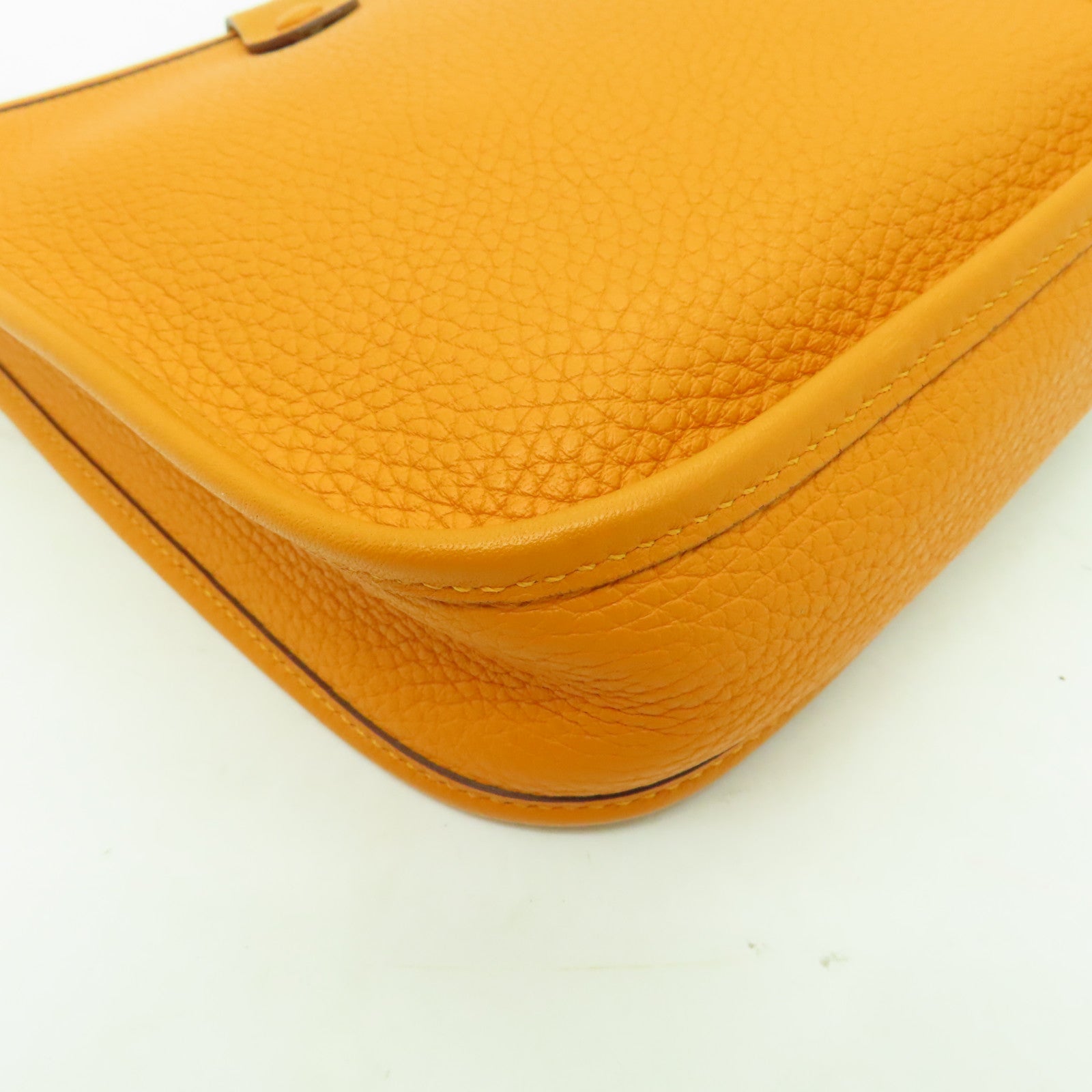 HERMES Maurice皮革Evelyne TPM銀扣肩背袋Apricot橙色