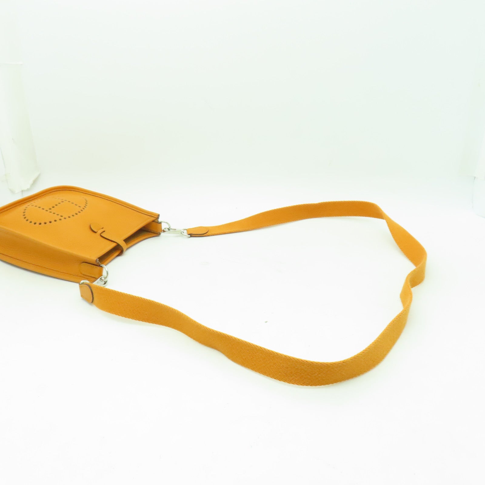 HERMES Maurice皮革Evelyne TPM銀扣肩背袋Apricot橙色