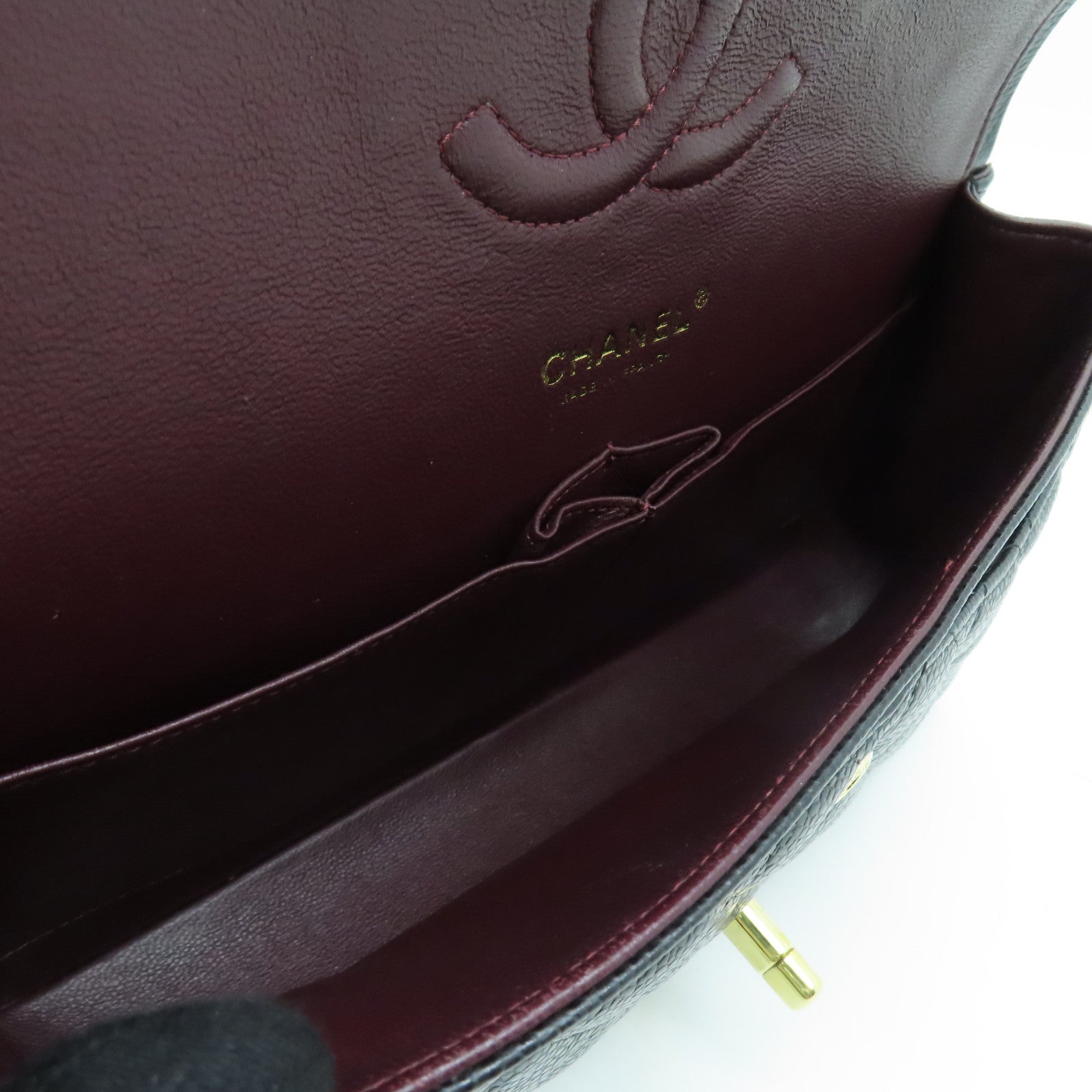 CHANEL 菱格Caviar皮革Classic金扣鏈帶肩背袋黑色