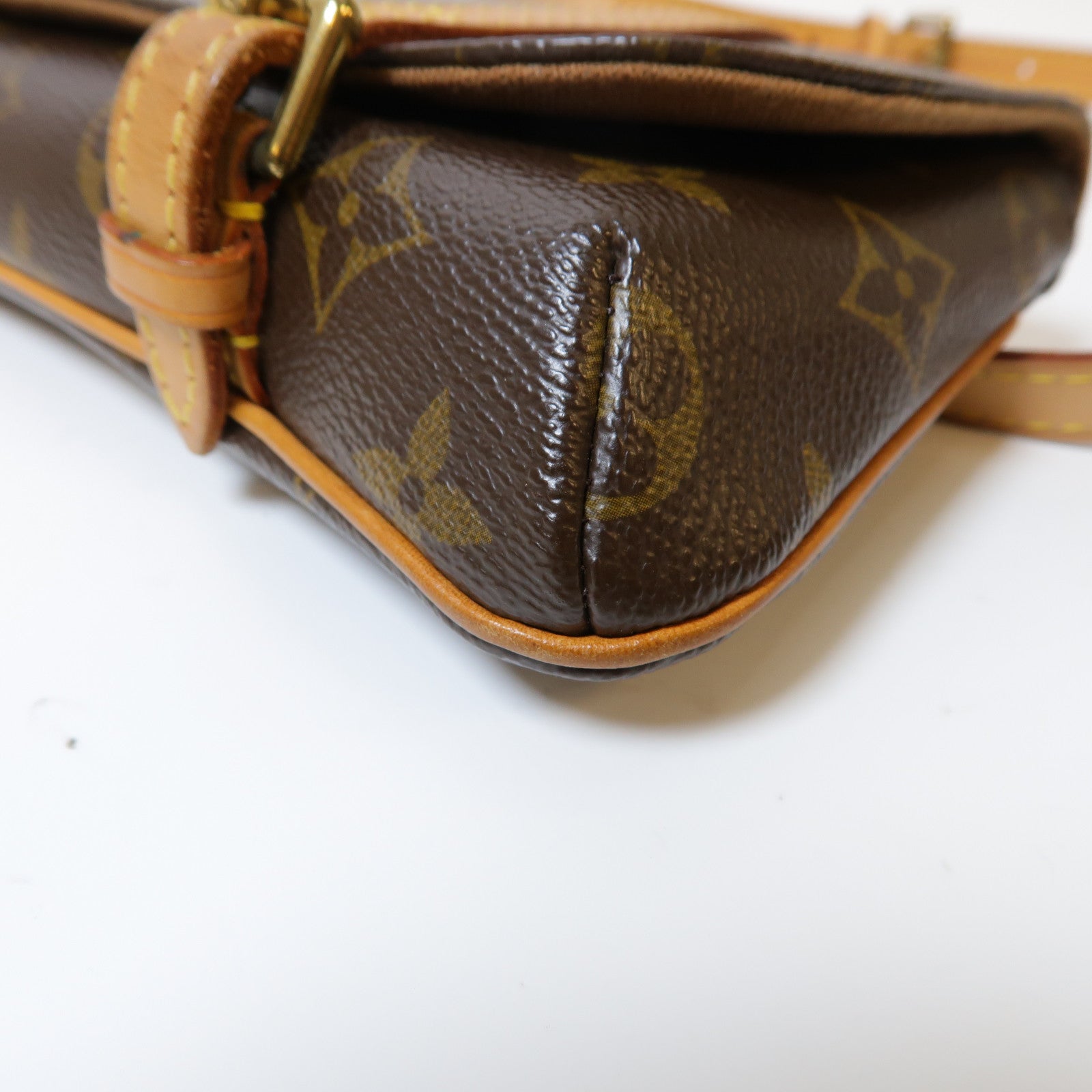 LOUIS VUITTON Monogram Pochette Marelle金扣肩背袋啡色