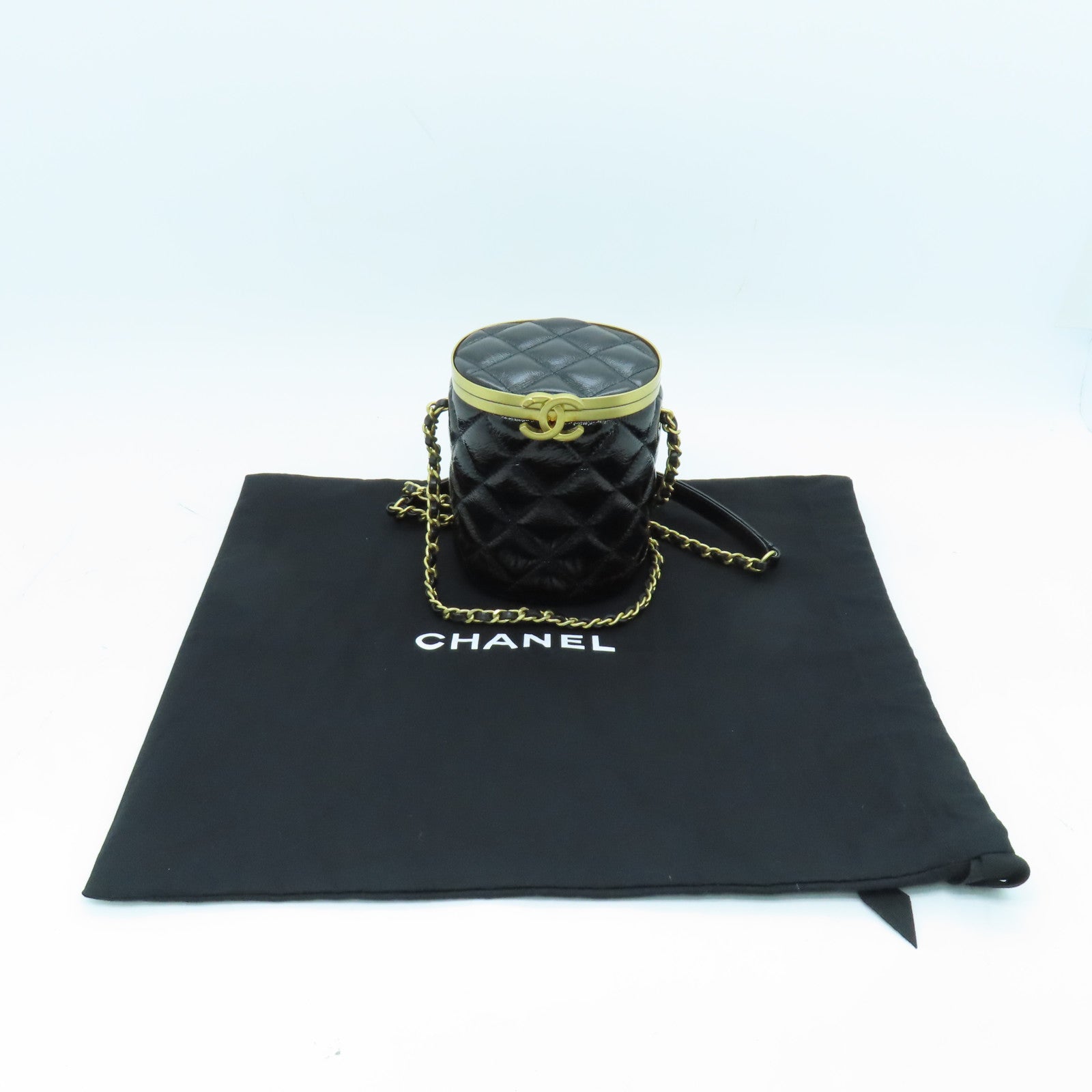 CHANEL 菱格漆皮皮革Chain Shoulder金扣鏈帶肩背袋黑色