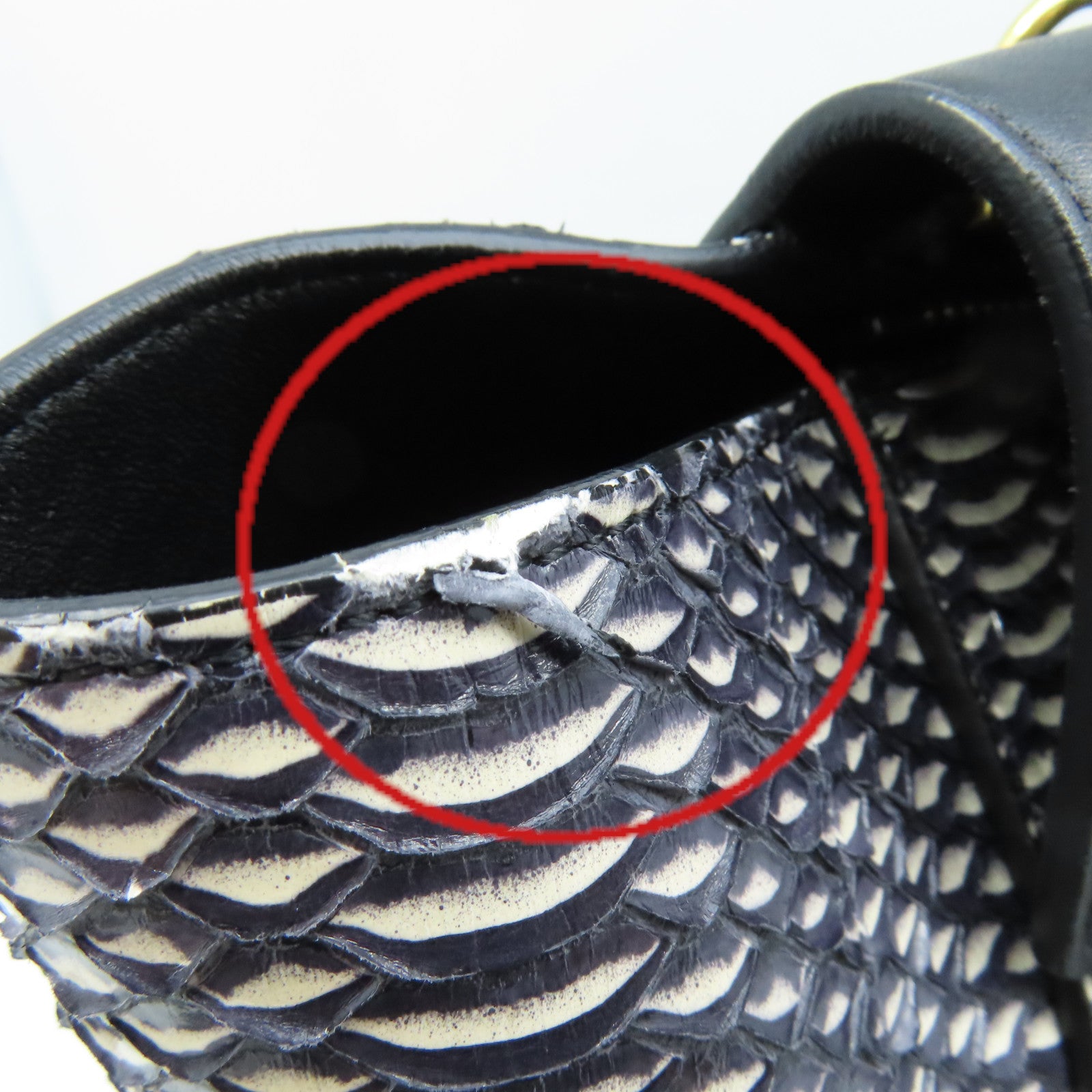 CELINE 蛇皮皮革/牛皮皮革Belt Bag 2Way Shoulder Bag手挽肩背兩用袋黑色/白色