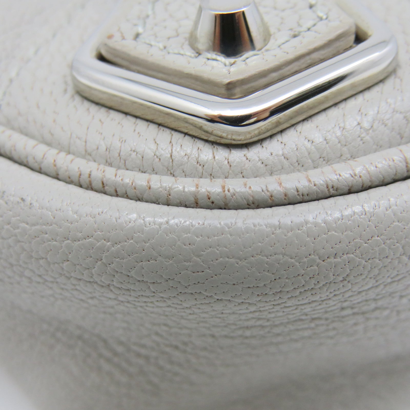 BALENCIAGA 牛皮皮革Metallic Edge Hip Shoulder Bag肩背袋灰色