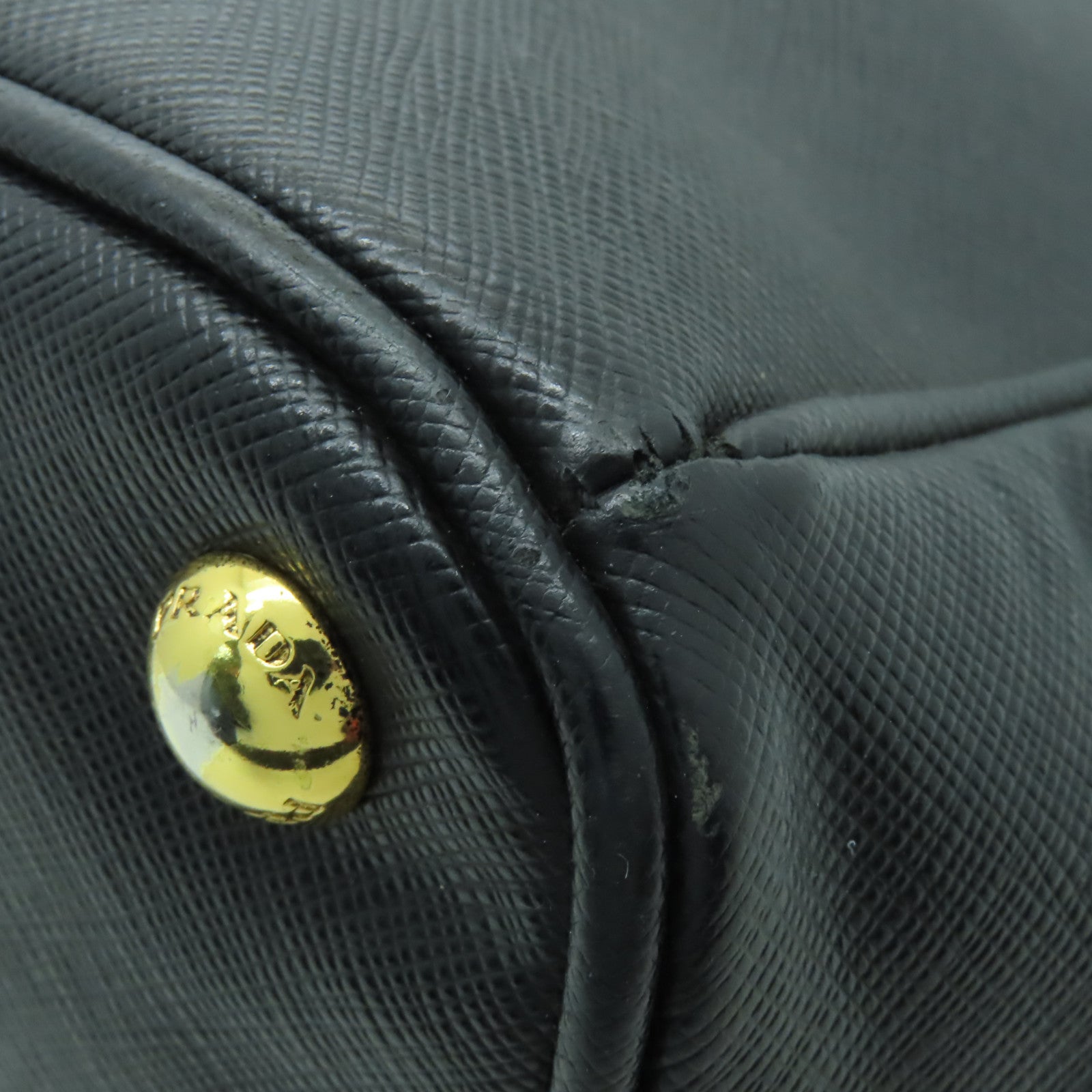 PRADA 牛皮皮革Galleria Handbag金扣手挽袋黑色