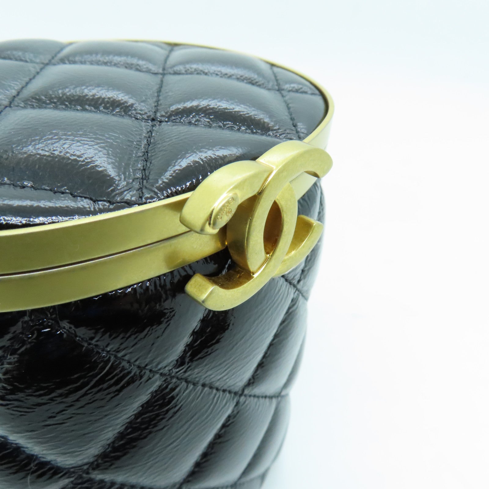 CHANEL 菱格漆皮皮革Chain Shoulder金扣鏈帶肩背袋黑色