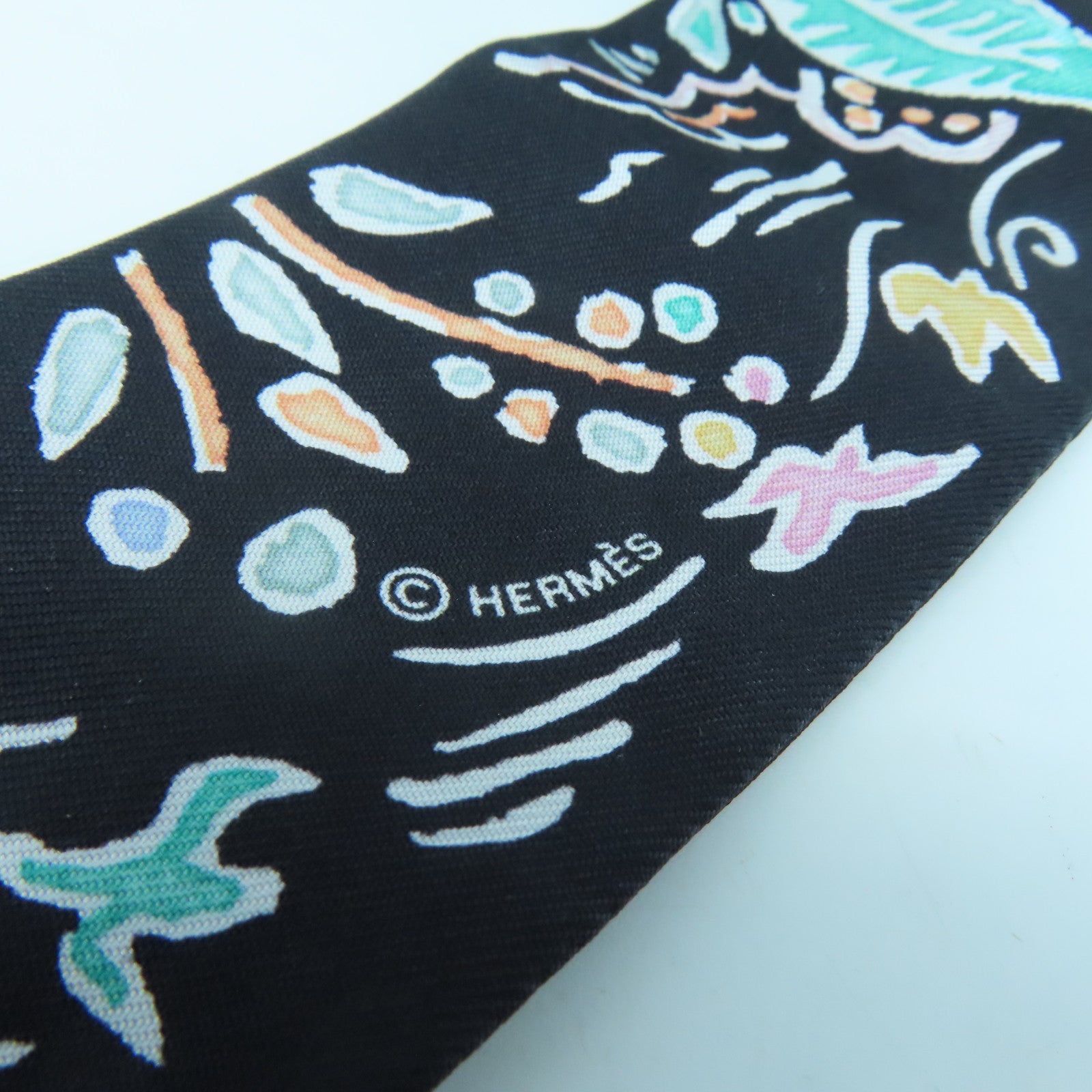 HERMES 【激減優惠】絲質Twilly絲巾黑色