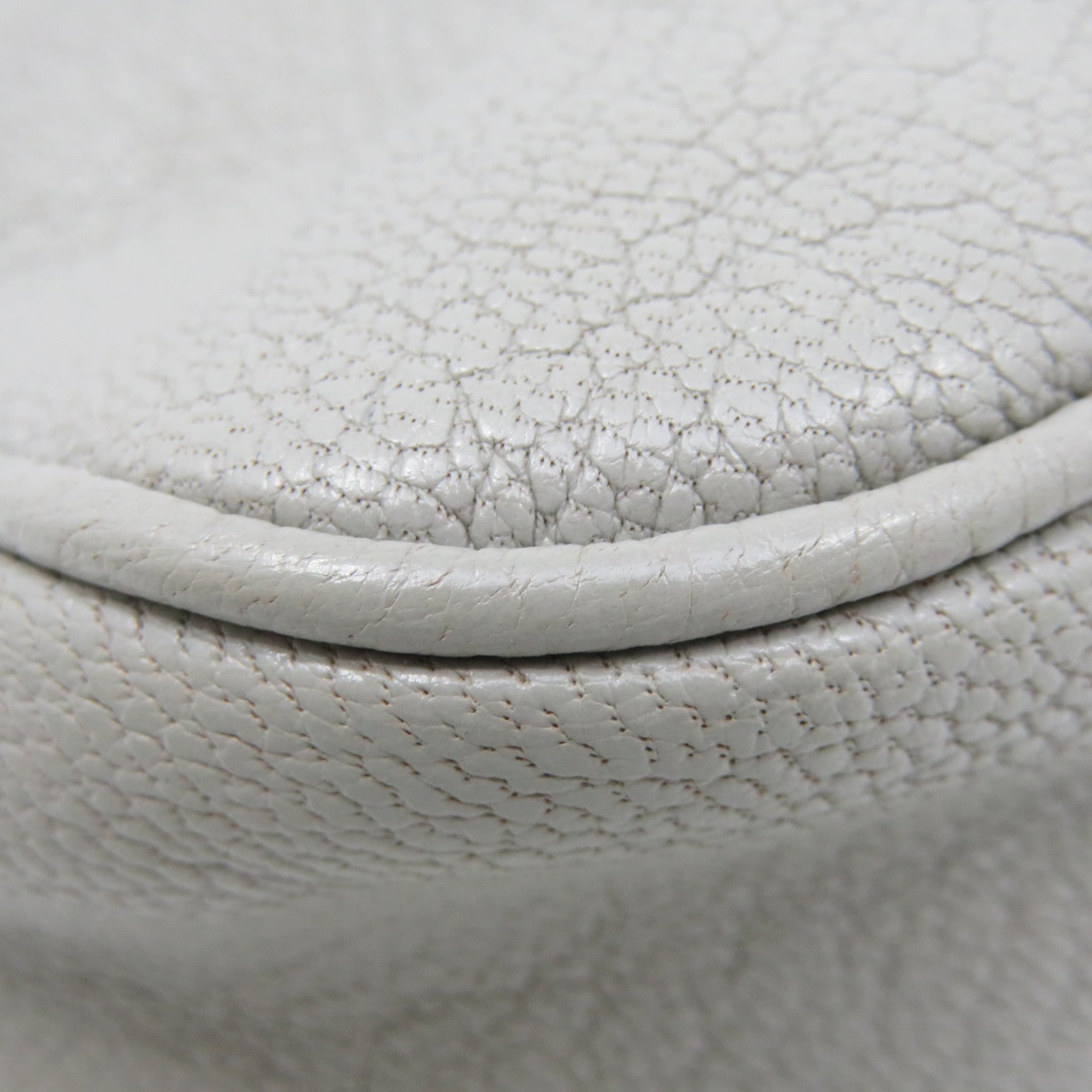 BALENCIAGA 牛皮皮革Metallic Edge Hip Shoulder Bag肩背袋灰色
