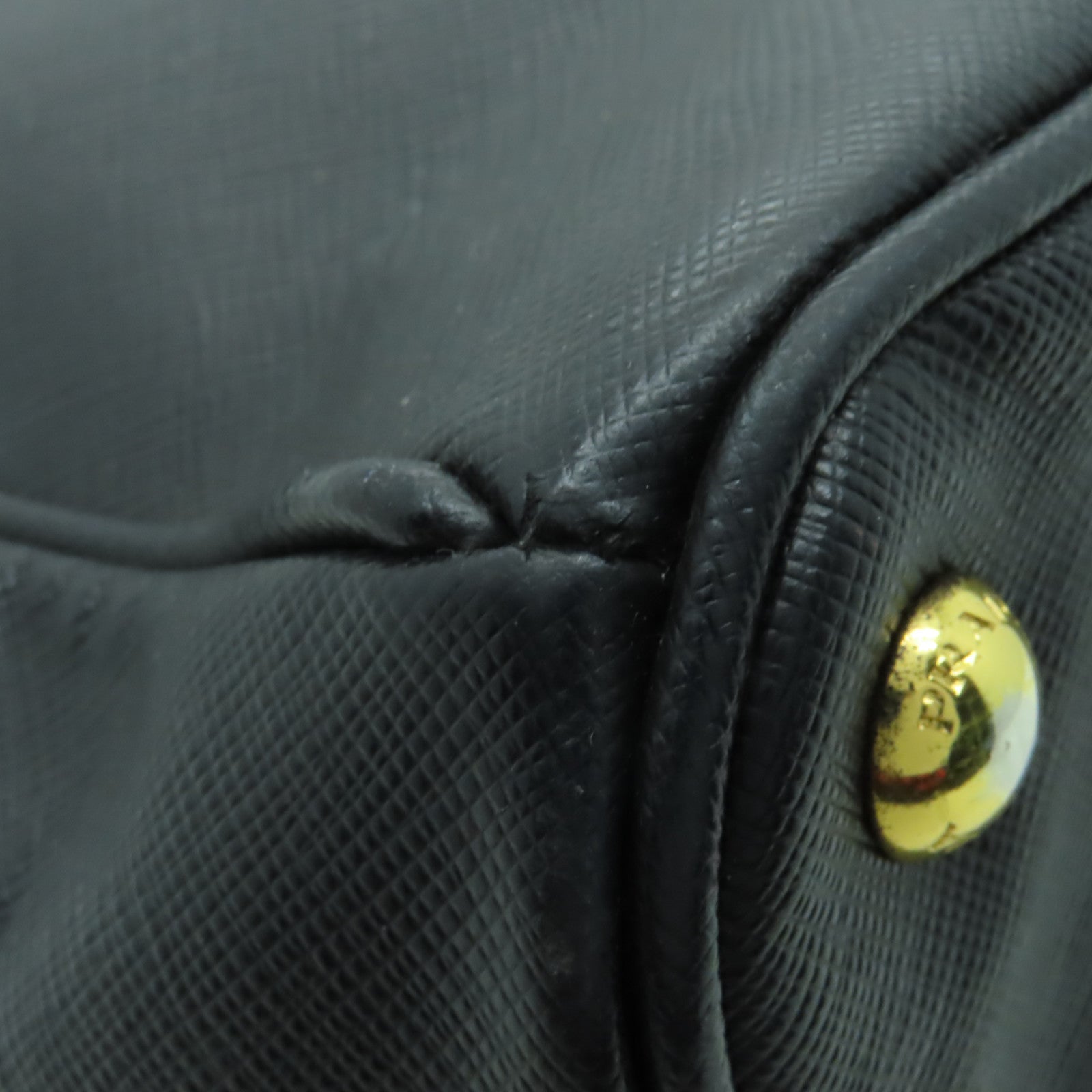 PRADA 牛皮皮革Galleria Handbag金扣手挽袋黑色