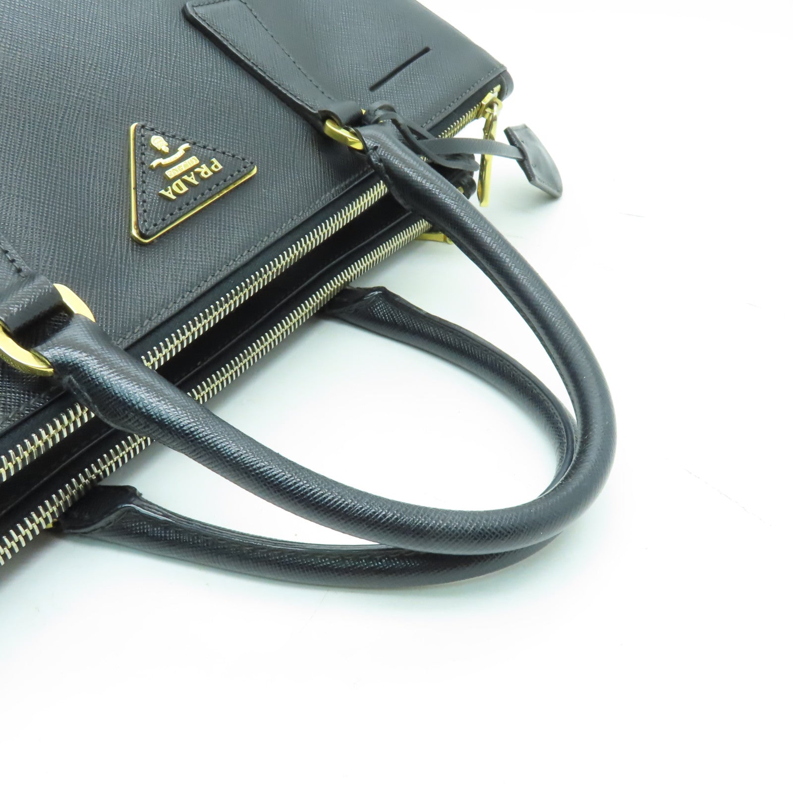 PRADA 牛皮皮革Galleria Handbag金扣手挽袋黑色