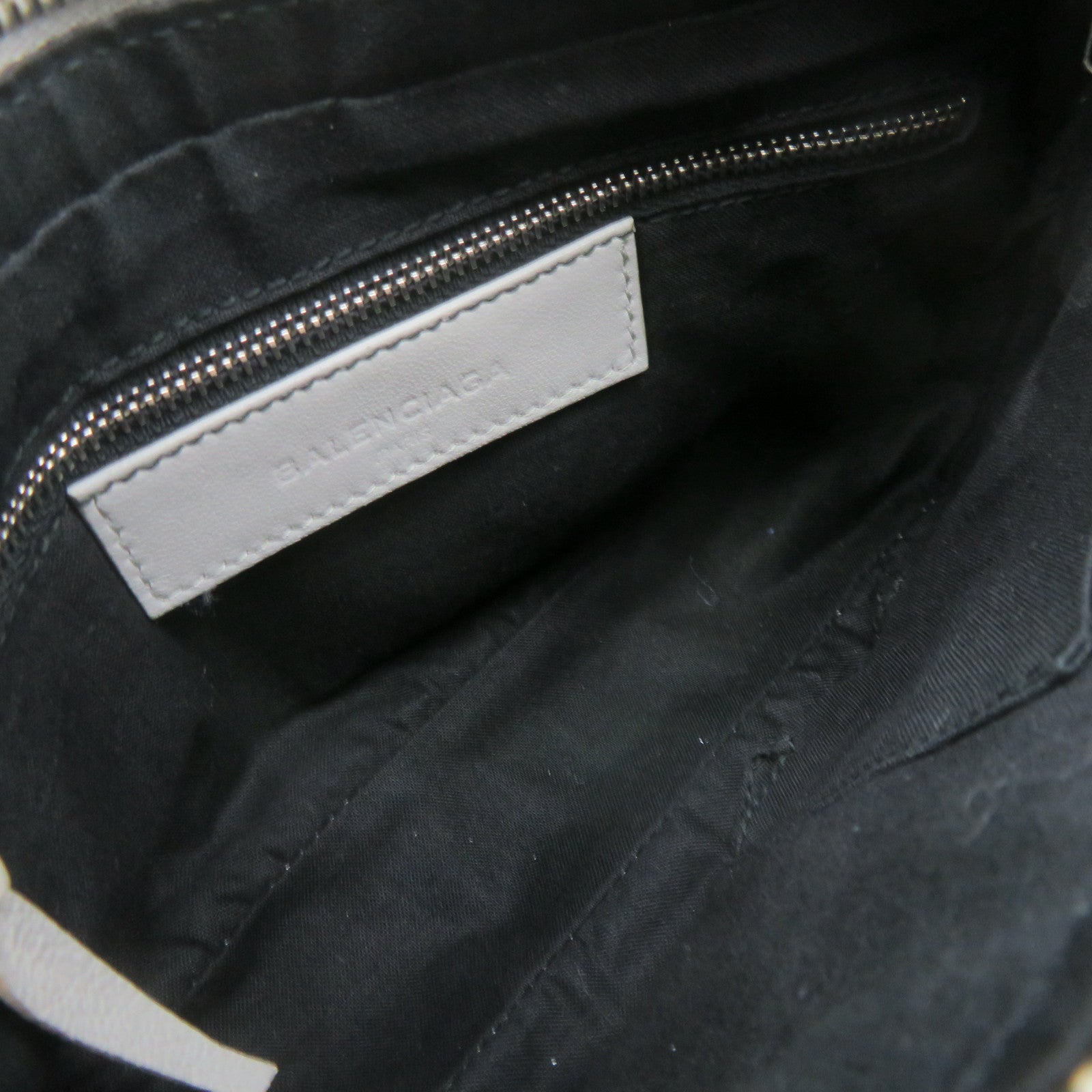 BALENCIAGA 牛皮皮革Metallic Edge Hip Shoulder Bag肩背袋灰色