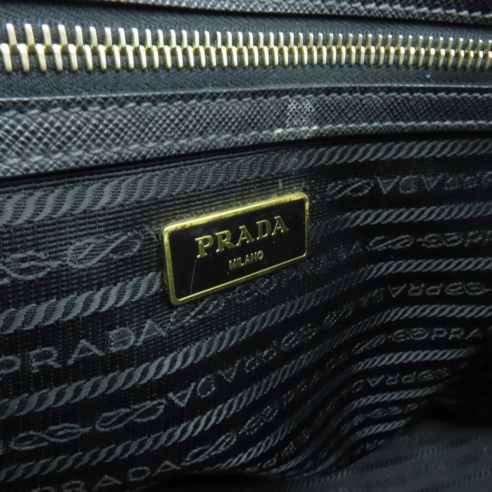 PRADA 牛皮皮革Galleria Handbag金扣手挽袋黑色