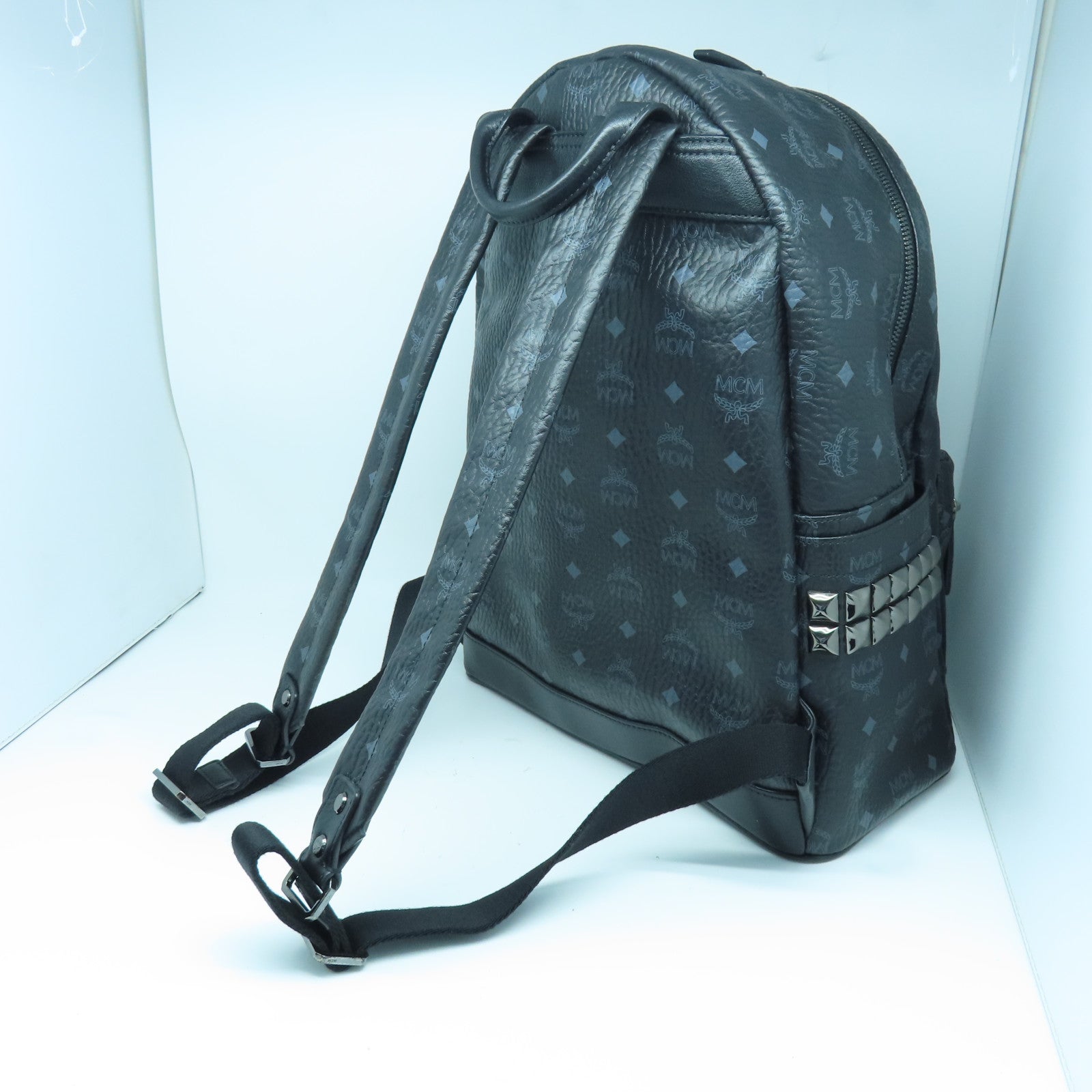 MCM 牛皮皮革Backpack背包黑色/灰色