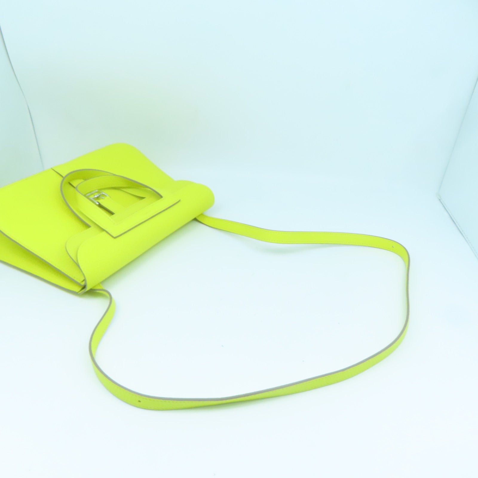 HERMES Clemence皮革Halzan 25银扣肩背袋Lime黄色