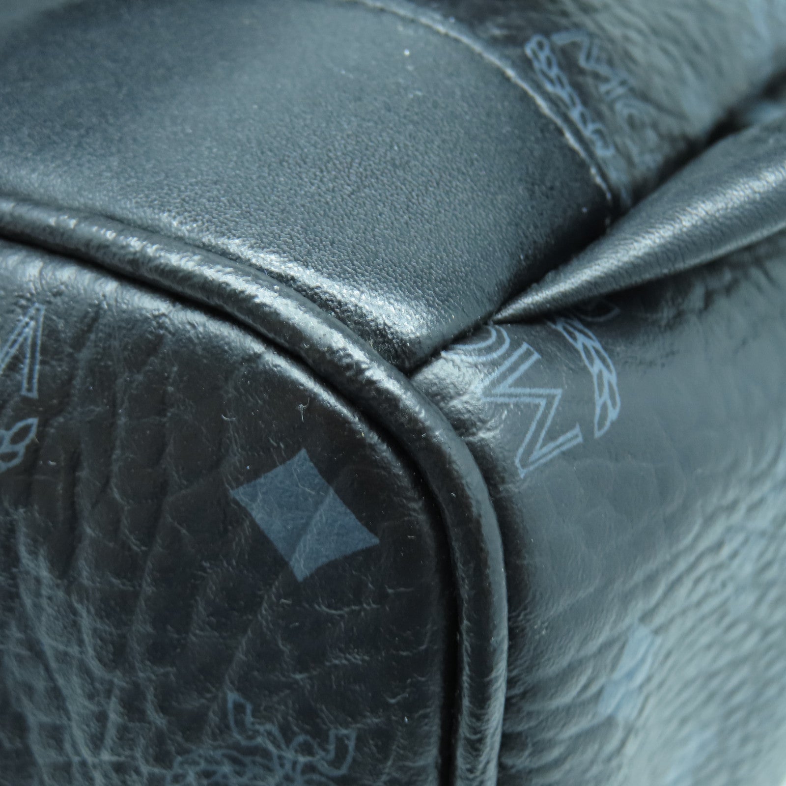 MCM 牛皮皮革Backpack背包黑色/灰色