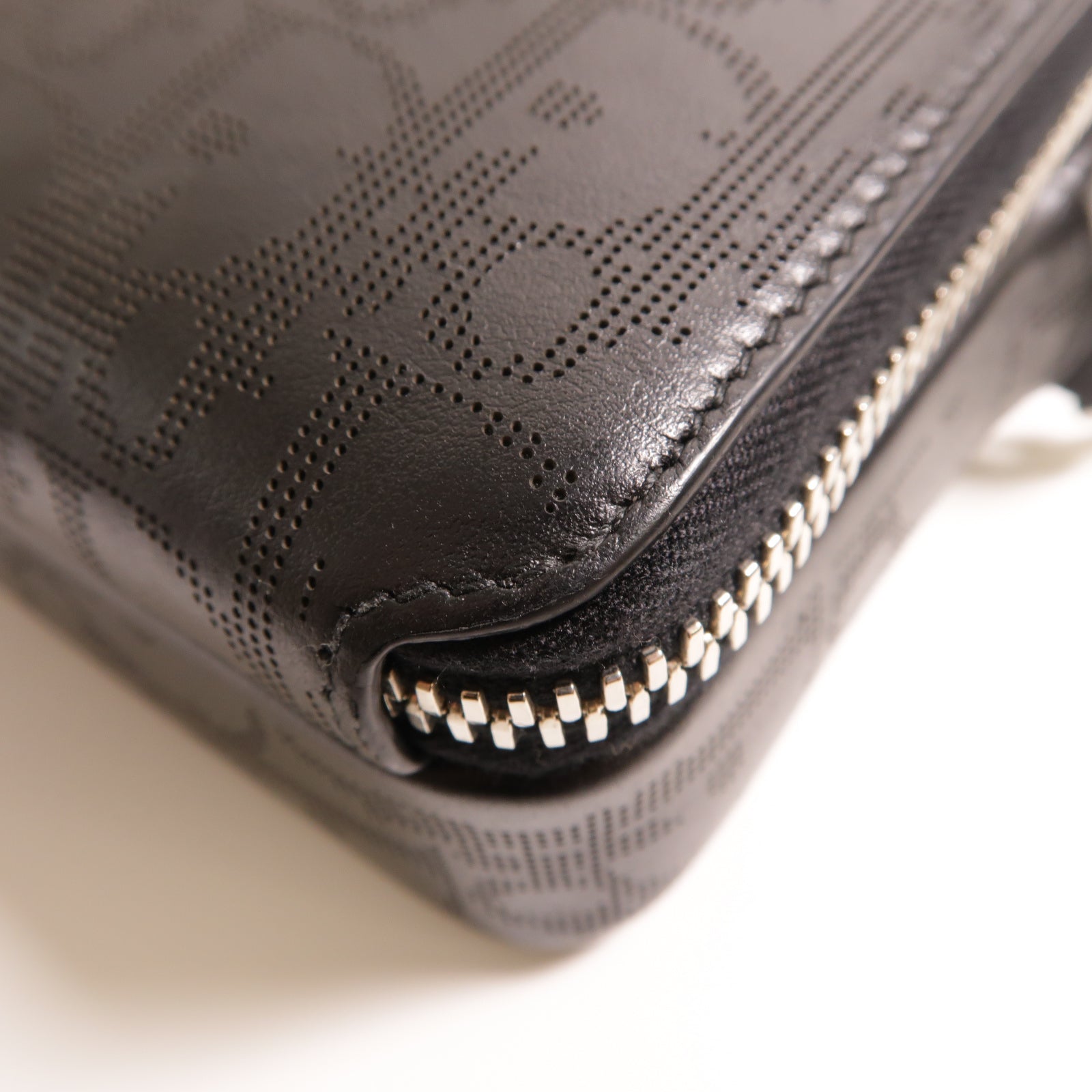 Dior 牛皮皮革Wallet Pouch With Strap銀扣肩背袋黑色