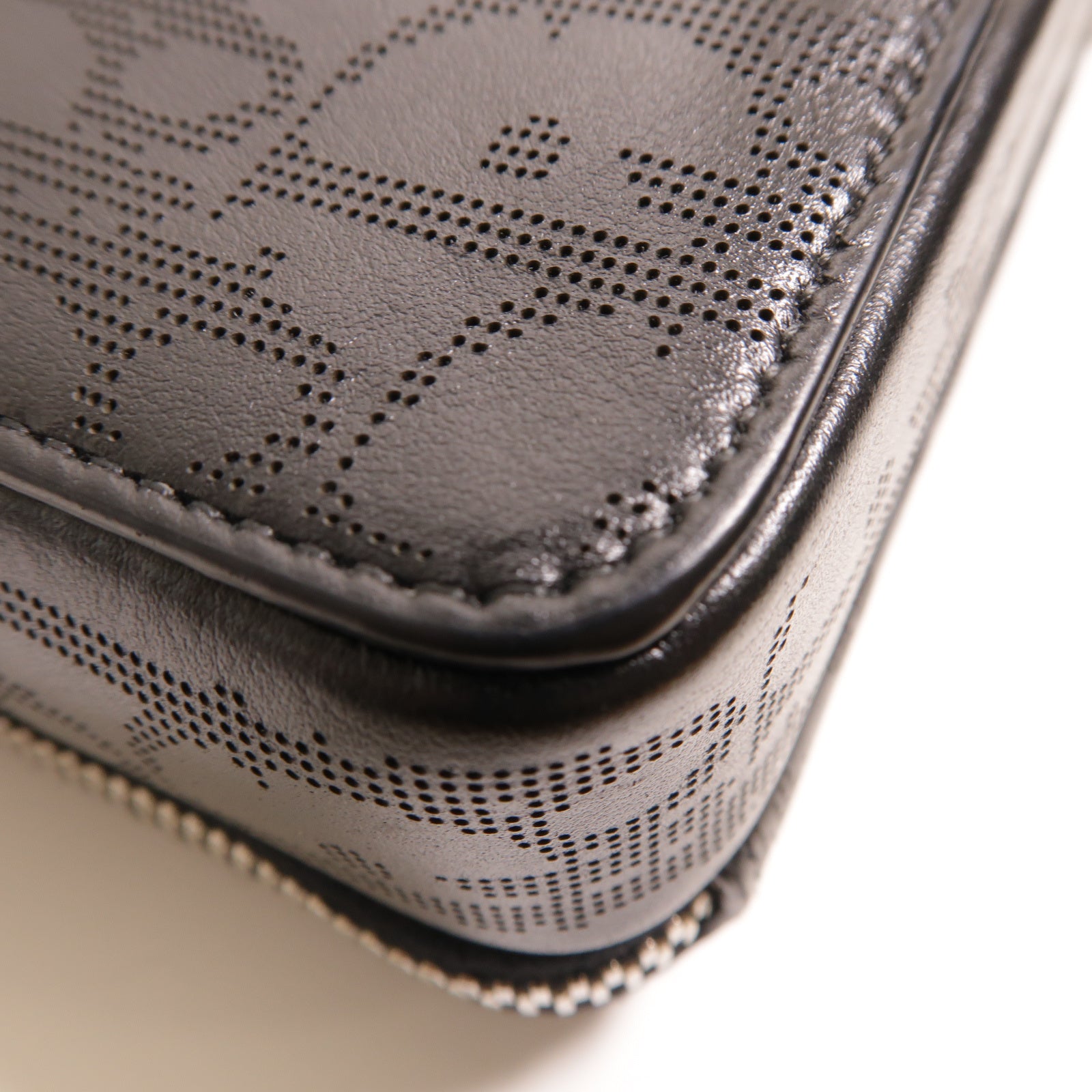 Dior 牛皮皮革Wallet Pouch With Strap銀扣肩背袋黑色